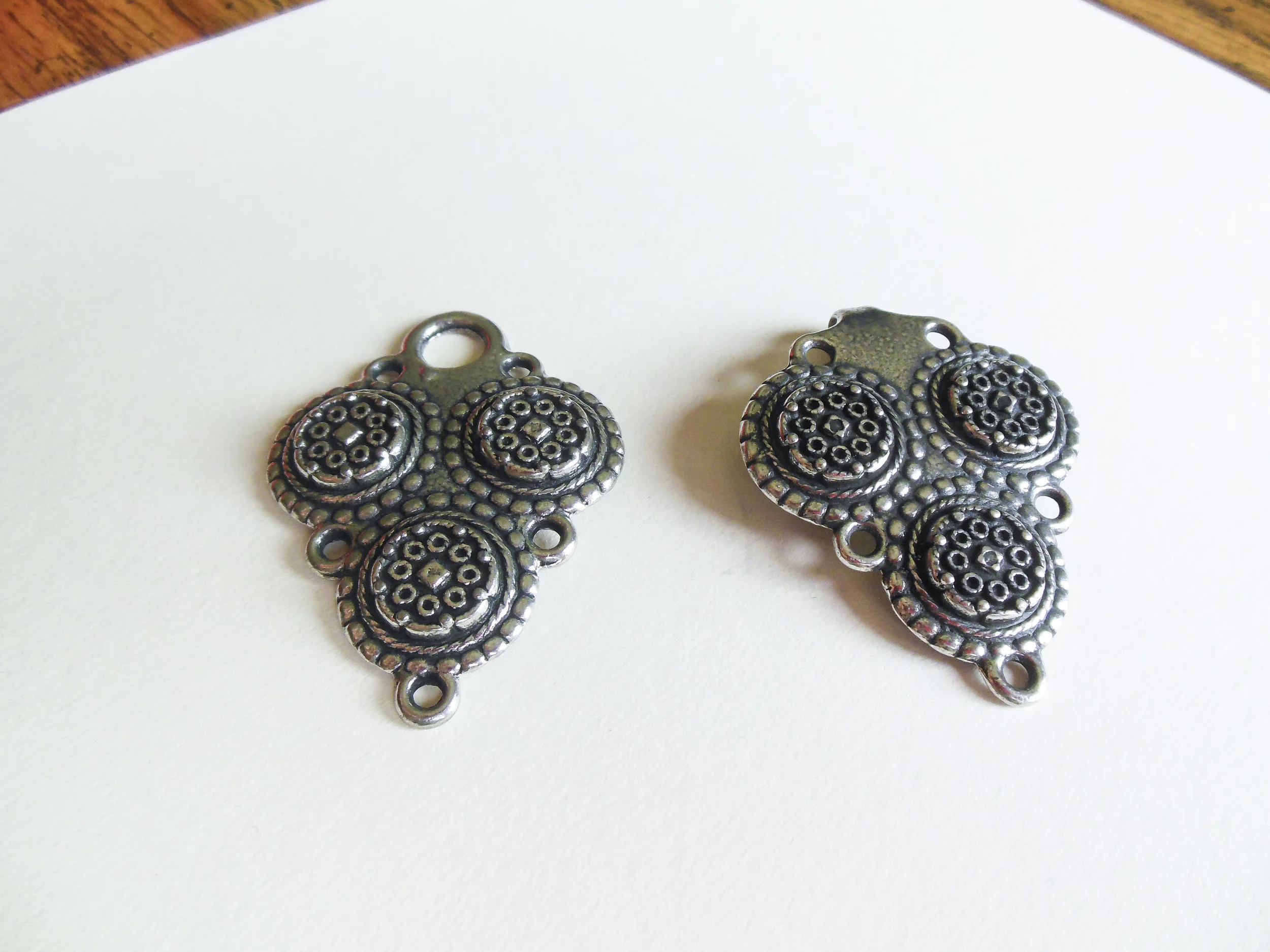 Triple Crowns - Large Pewter Clasp