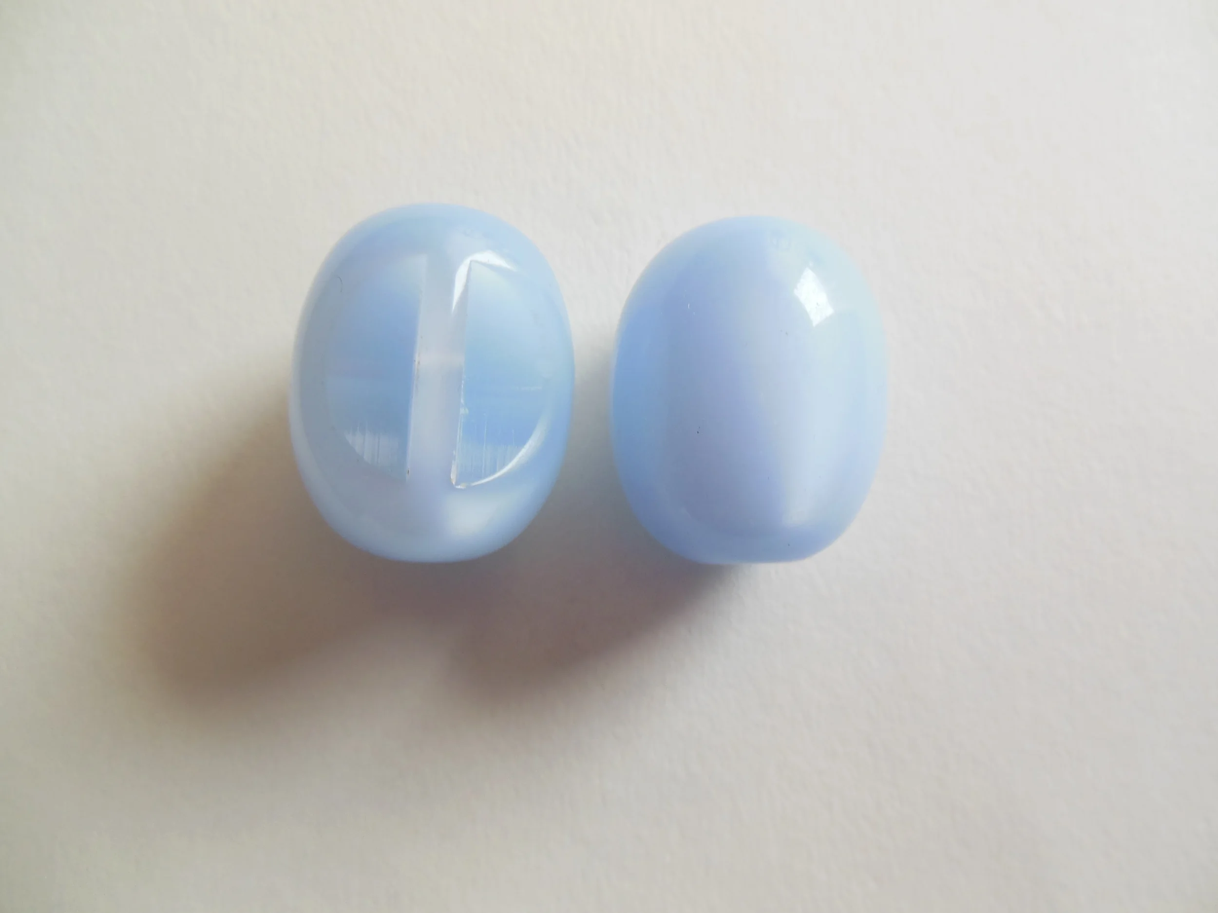 Egg-stravigant Dutch Plastic Buttons