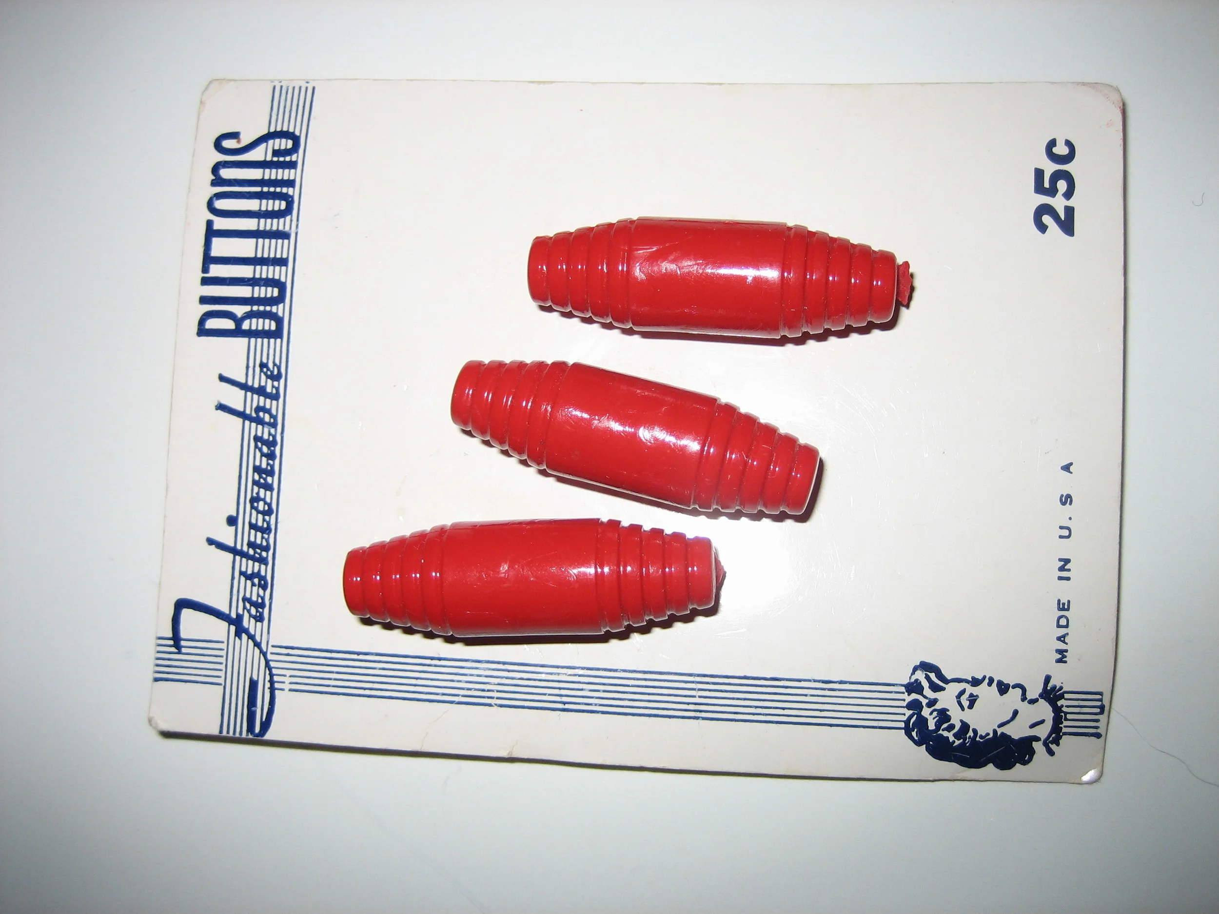 4 Cards of Fashionalble Red Plastic Barrel Buttons 