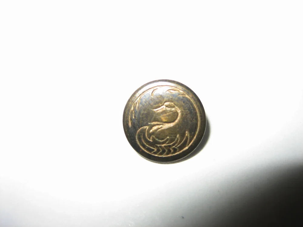 Metal - Picture — 183 Vintage Buttons