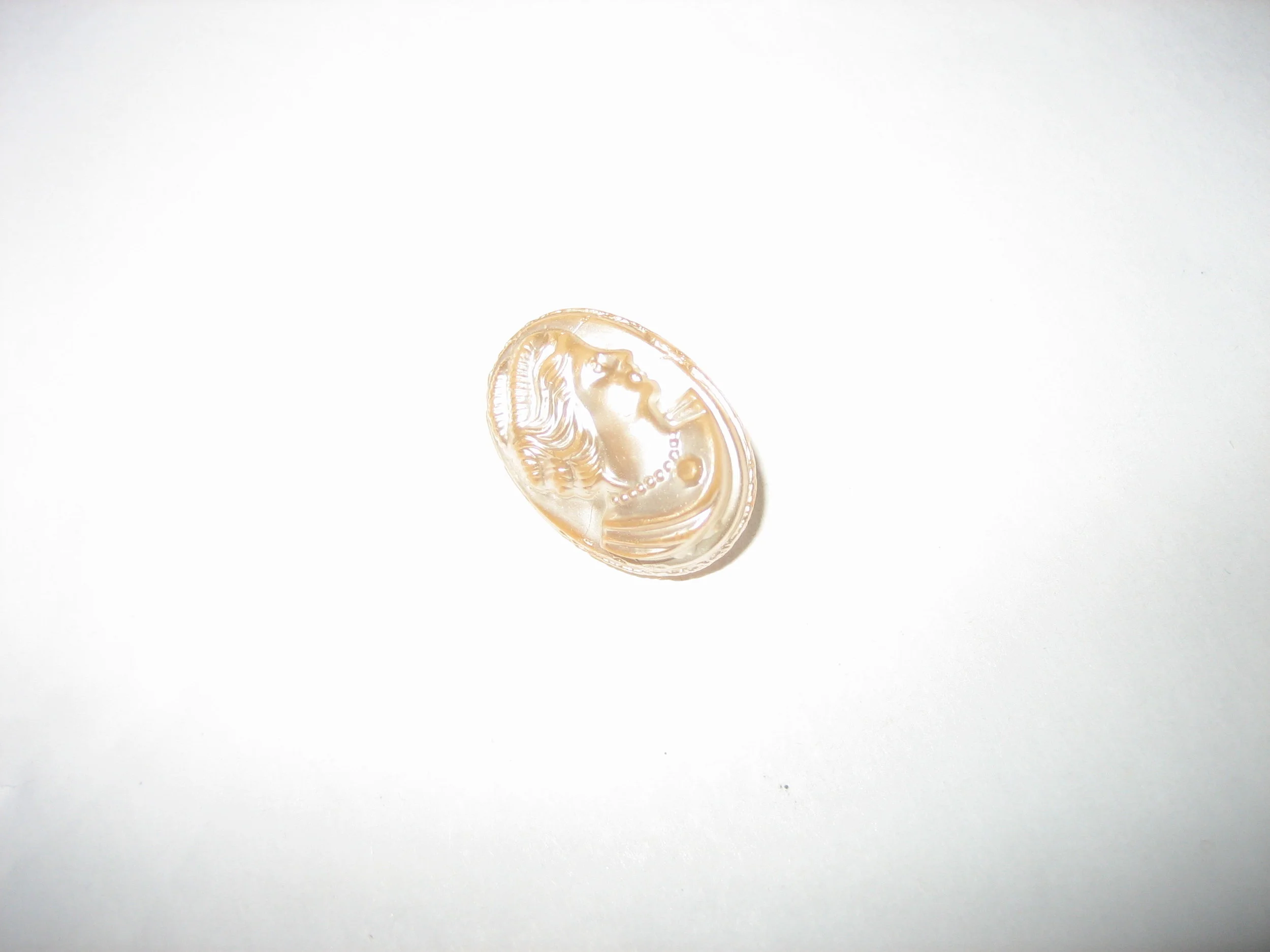 Iridescent Japanese Cameo Button