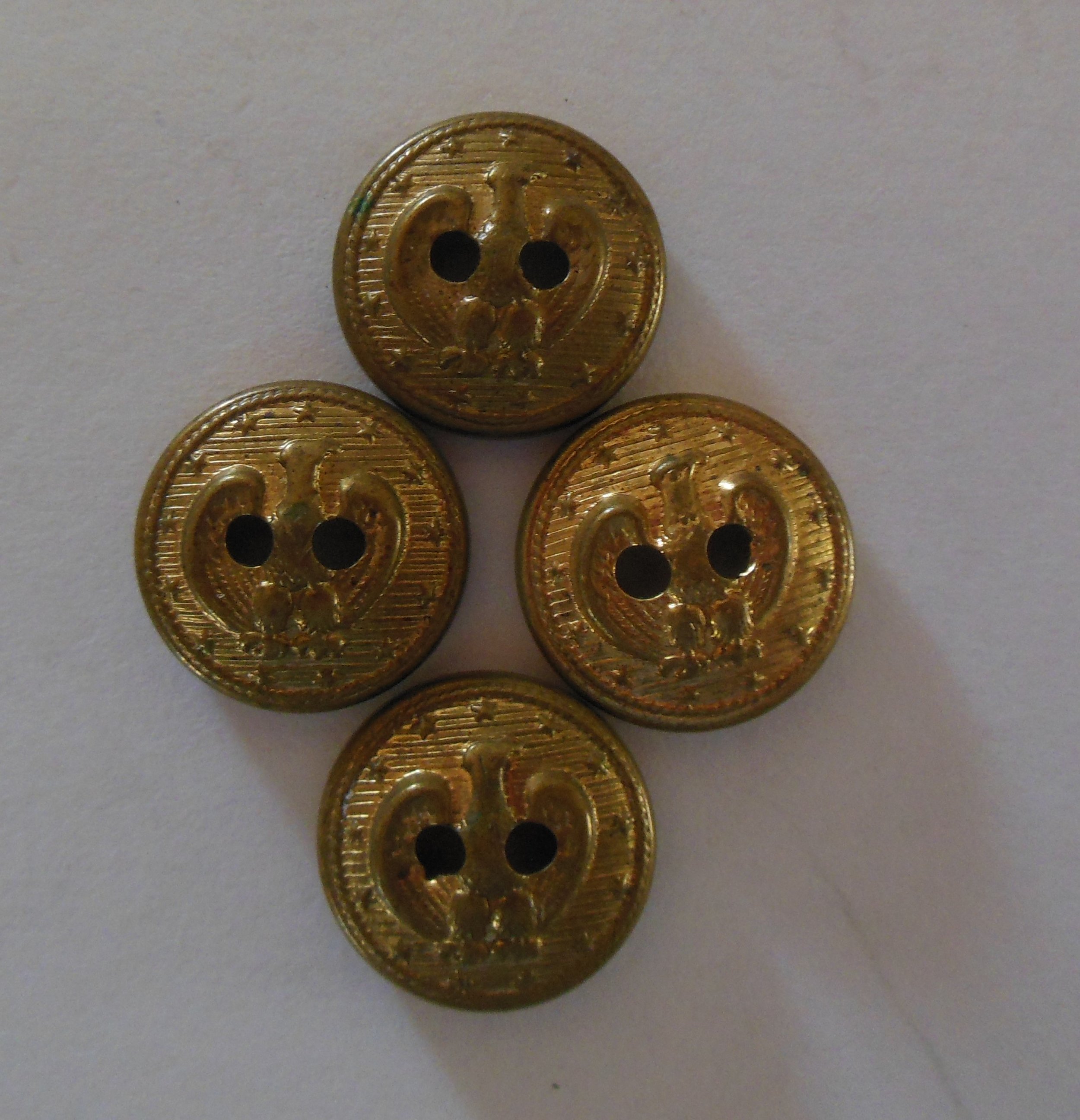 Details about   Vintage “Latest Style” Buttons 1941-2 Navy Insignia Green Card of 4 Buttons L/10 