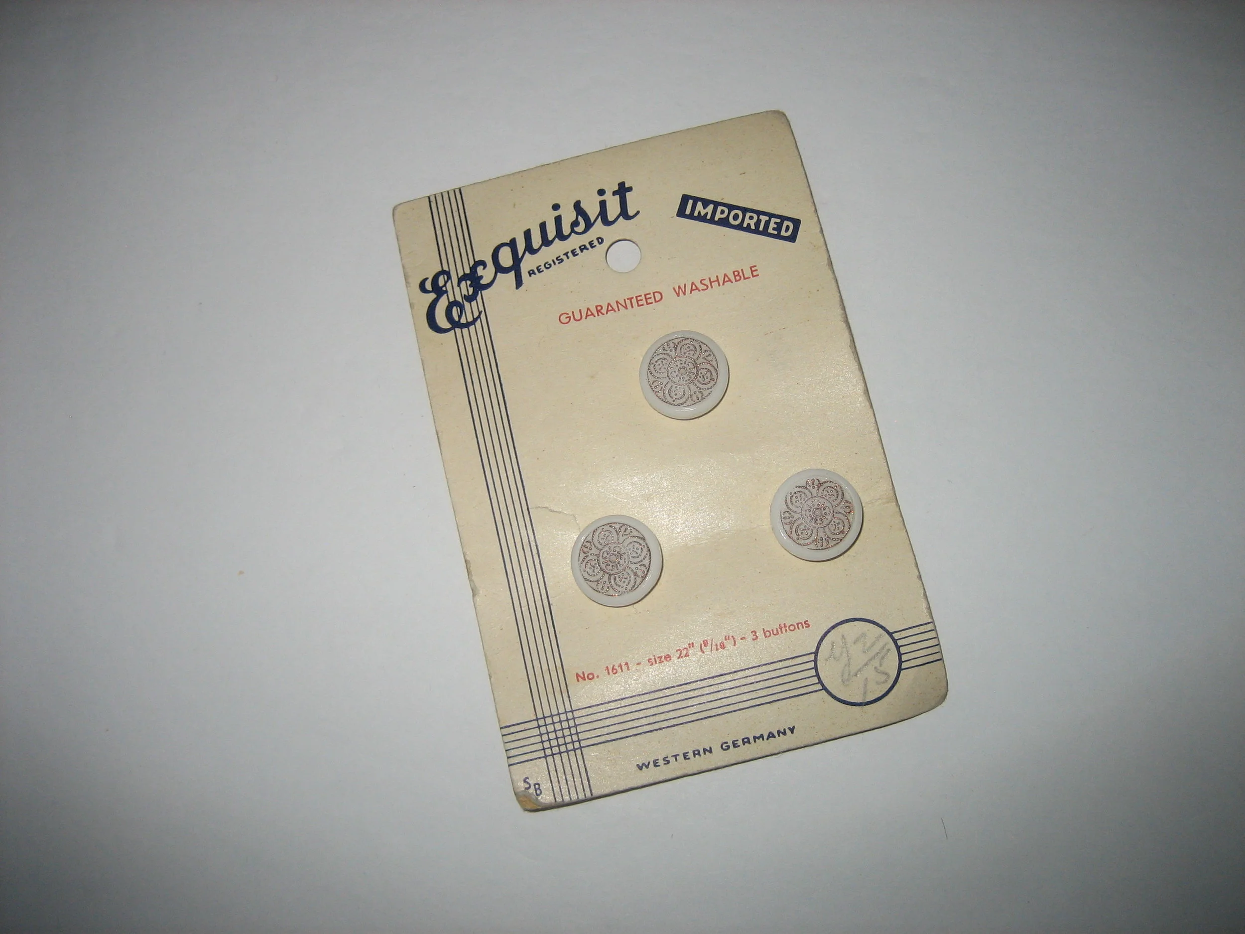 Exquisit Bright White with Gold