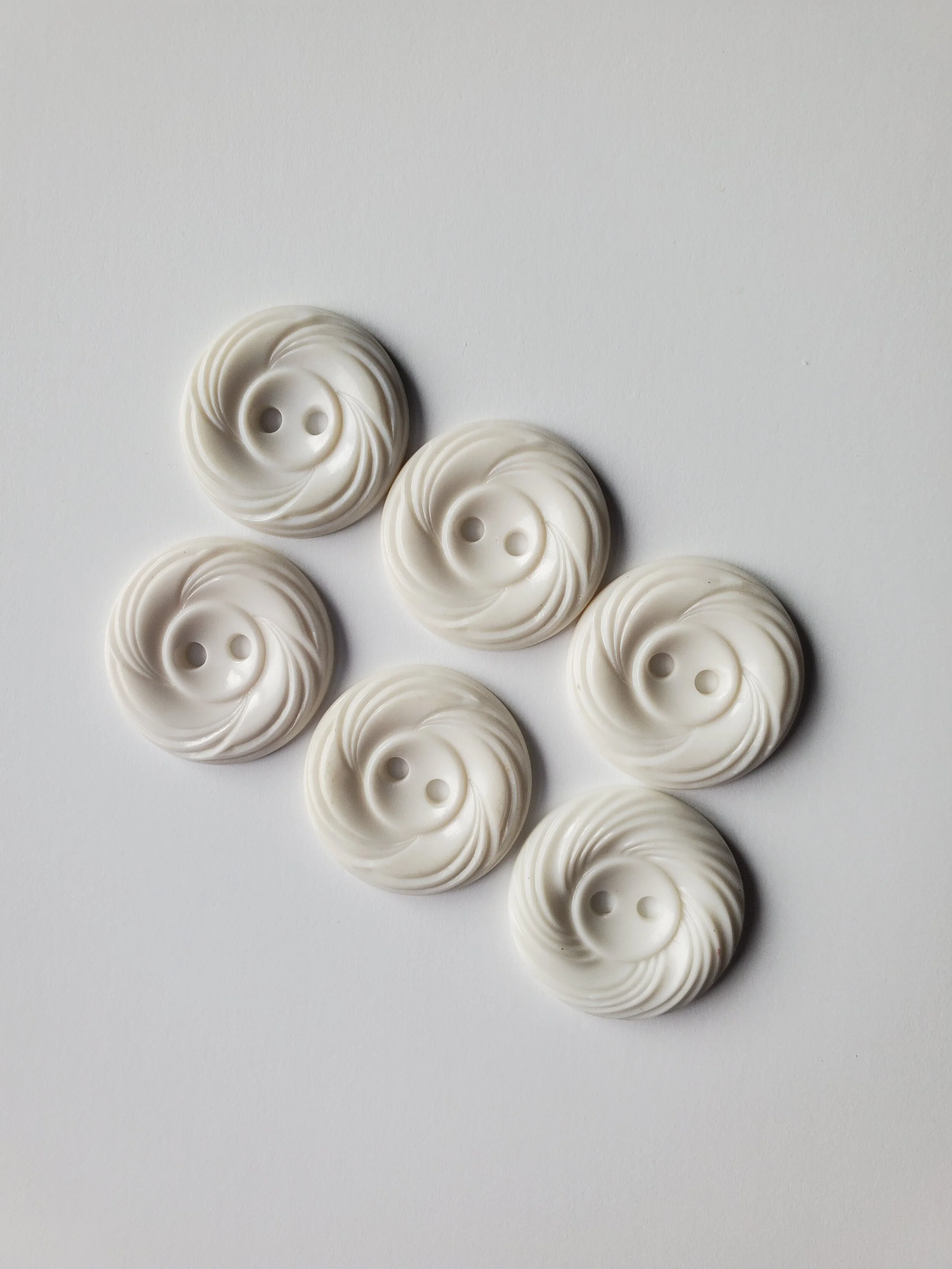Whispy Swirls in White - 3/4" - Vintage - Set of 6