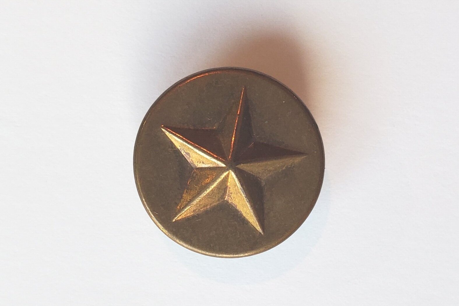 Gold Star Metal Button - 3/4 inch — 183 Vintage Buttons