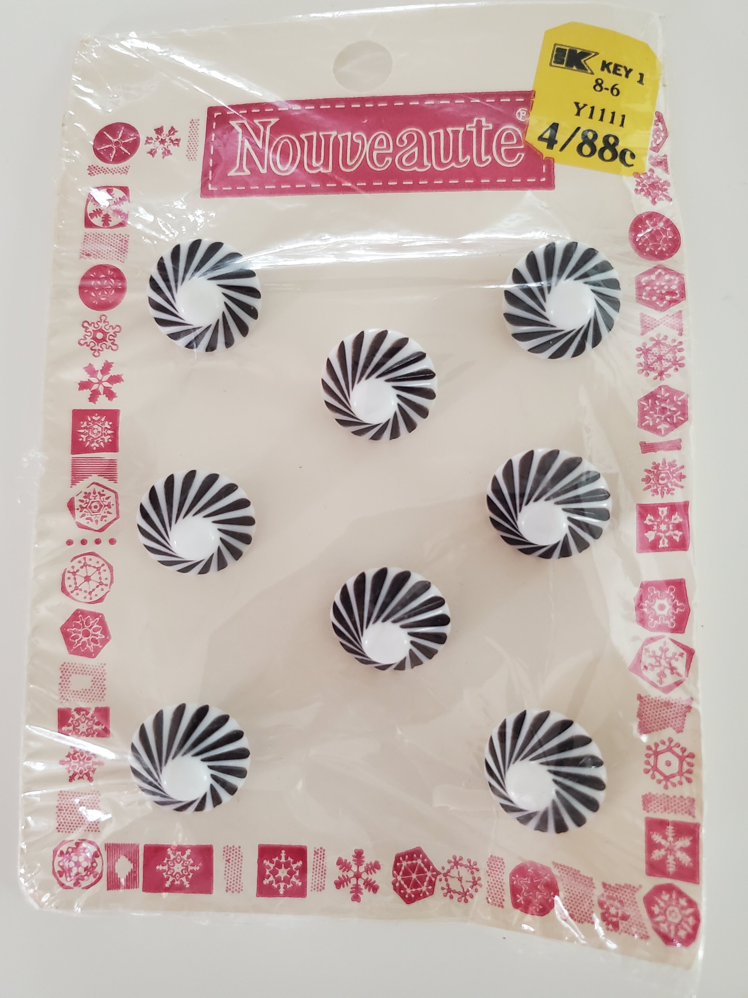 Black Swirl Nouveaute Card of 8 - 3/4 Inch