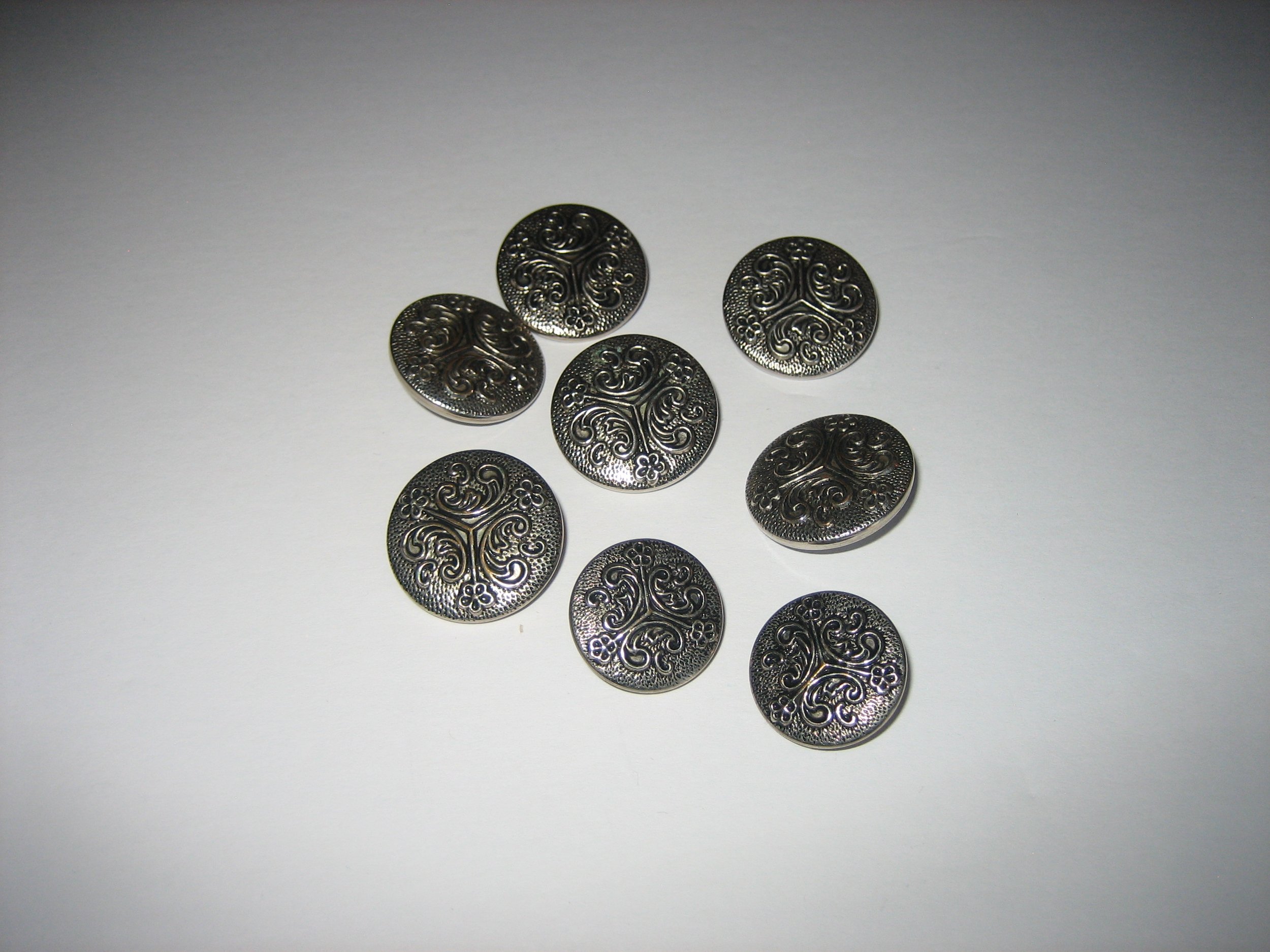 What's in My Button Box-Metal Buttons — 183 Vintage Buttons