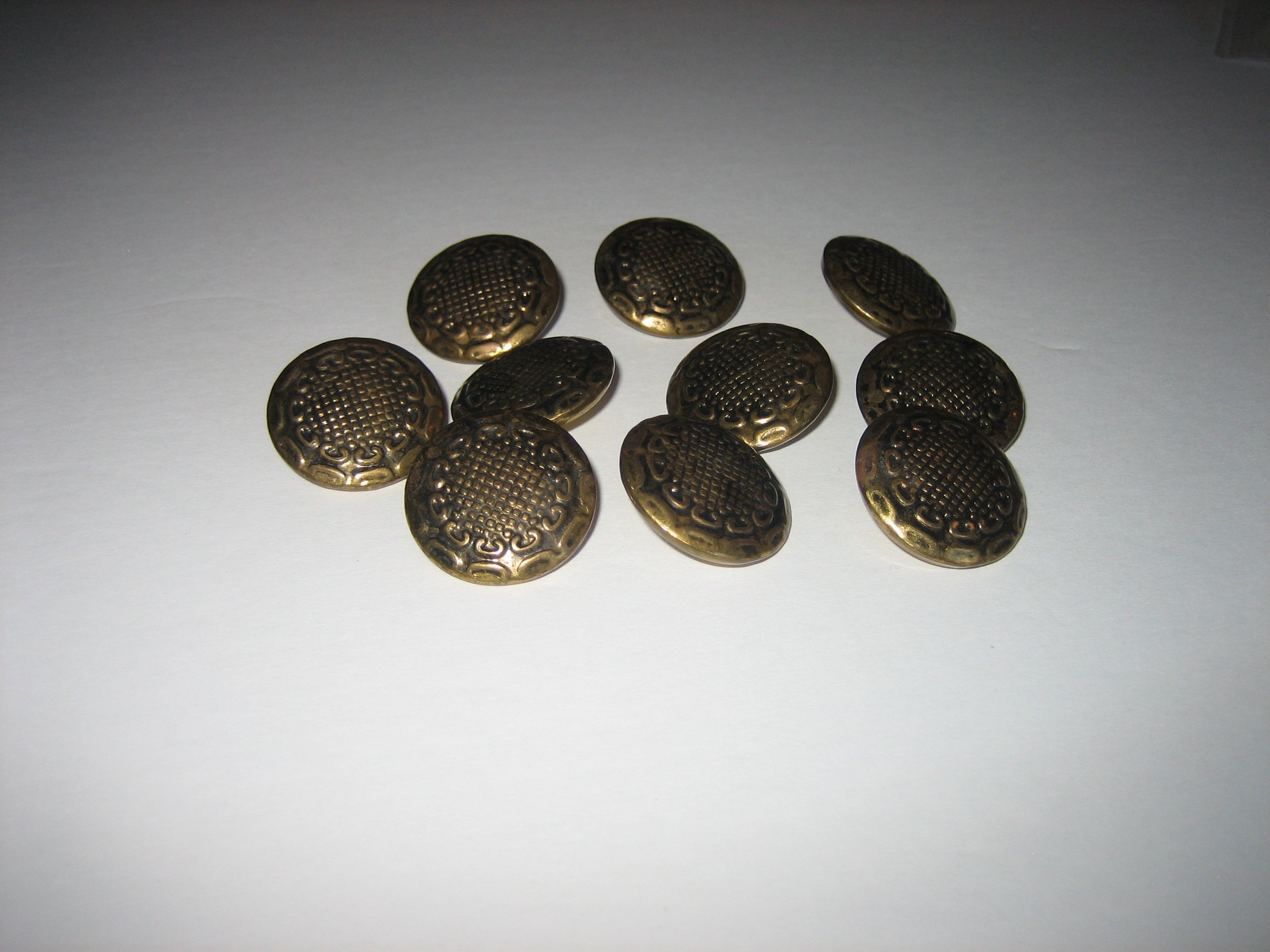 What's in My Button Box-Metal Buttons — 183 Vintage Buttons