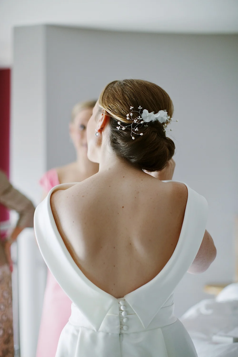 Joanna wearing a bespoke freshwater pearl wedding hair comb