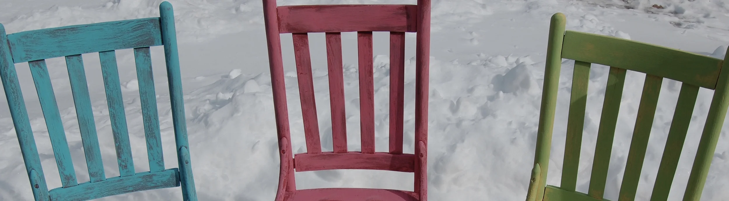 blueeredgreen-chair-closeup.jpg
