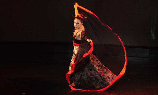 Keiko Fujii Dance Company of Osaka, Japan, is joined by select dancers from New York in this collaboration with renowned Taiko drummer Kenny Endo (May 20-21) and Kaoru Watanabe (May 22), a former member of KODO. Tamashii no Hibiki/Soul Vibrations peeps into human beings’ minds, exploring the vibrations in the silent inner sanctuary of the body. http://www.92y.org/Event/Keiko-Fujii-Dance-Company.aspx