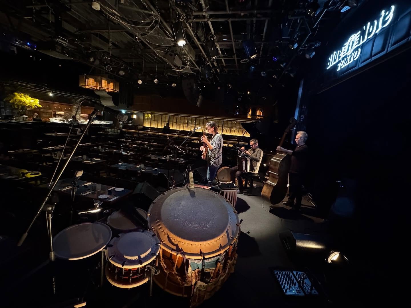 Over a week has passed, but it was a magical three days at Tokyo Blue Note- a perfect storm of great music, great musicians, great chemistry, elite-level sound, staff, hospitality, and, for me, many dear friends, colleagues and family came out to sho