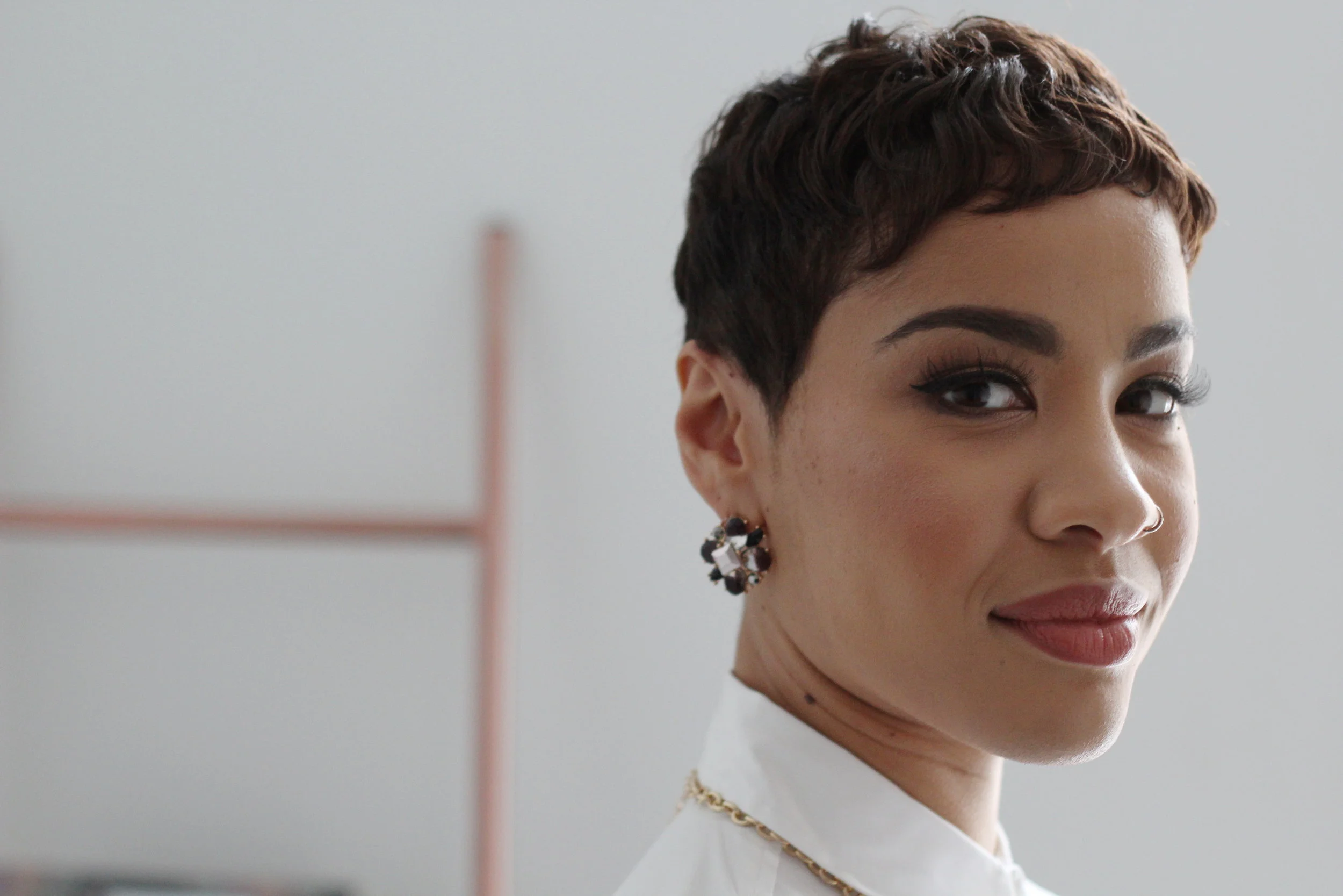  ( Photography ) Headshots for President and Founder of Queen Geniuses, a NYC organization committed to the empowerment and growth of young women.&nbsp; 