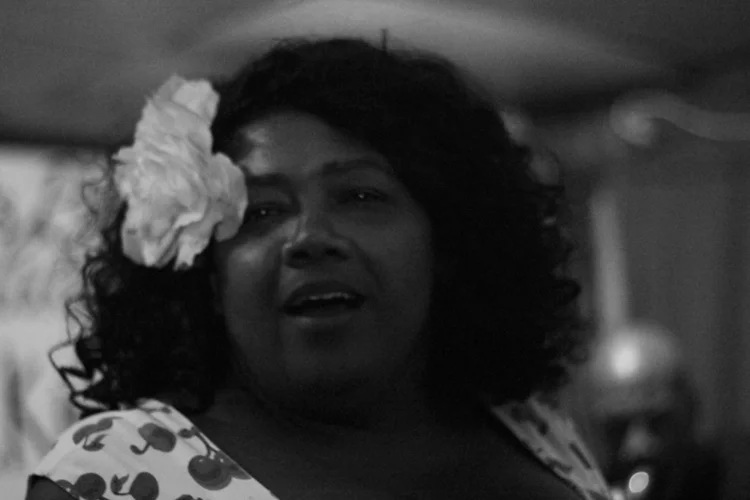 ( Photography ) Jazz Singer at Paris Blues, Harlem, 2015