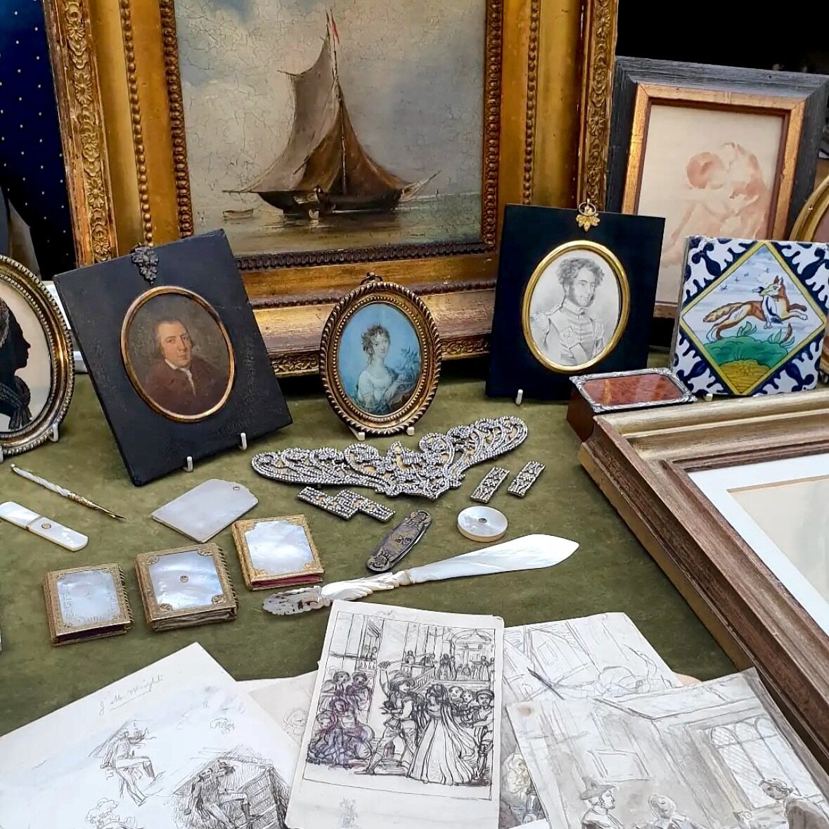 Back next weekend at The Lindley Hall @the_rhh for our March antiques fair 🌿✨

Tickets are available online👇
https://HortiMarch2024.eventbrite.co.uk

Adams Antiques Fairs
Sunday 24th March
10am - 4.30pm
The Royal Horticultural Halls
Elverton Street