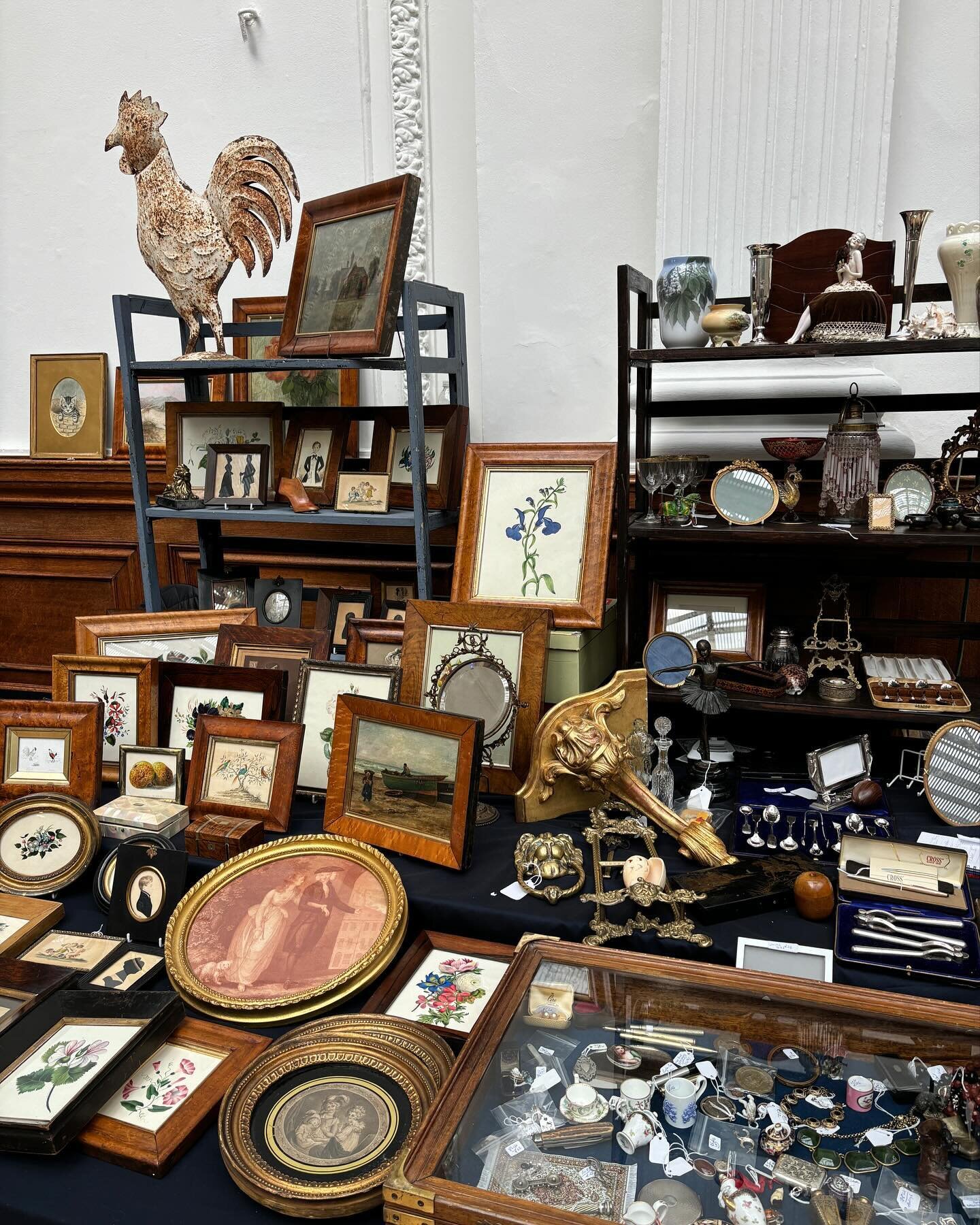 And we&rsquo;re open for our March antiques fair! Lots of great pieces today for our last event before the Easter break. Follow our stories for more 👁️

Adams Antiques Fairs
Sunday 24th March
10am - 4.30pm
The Royal Horticultural Halls
Elverton Stre