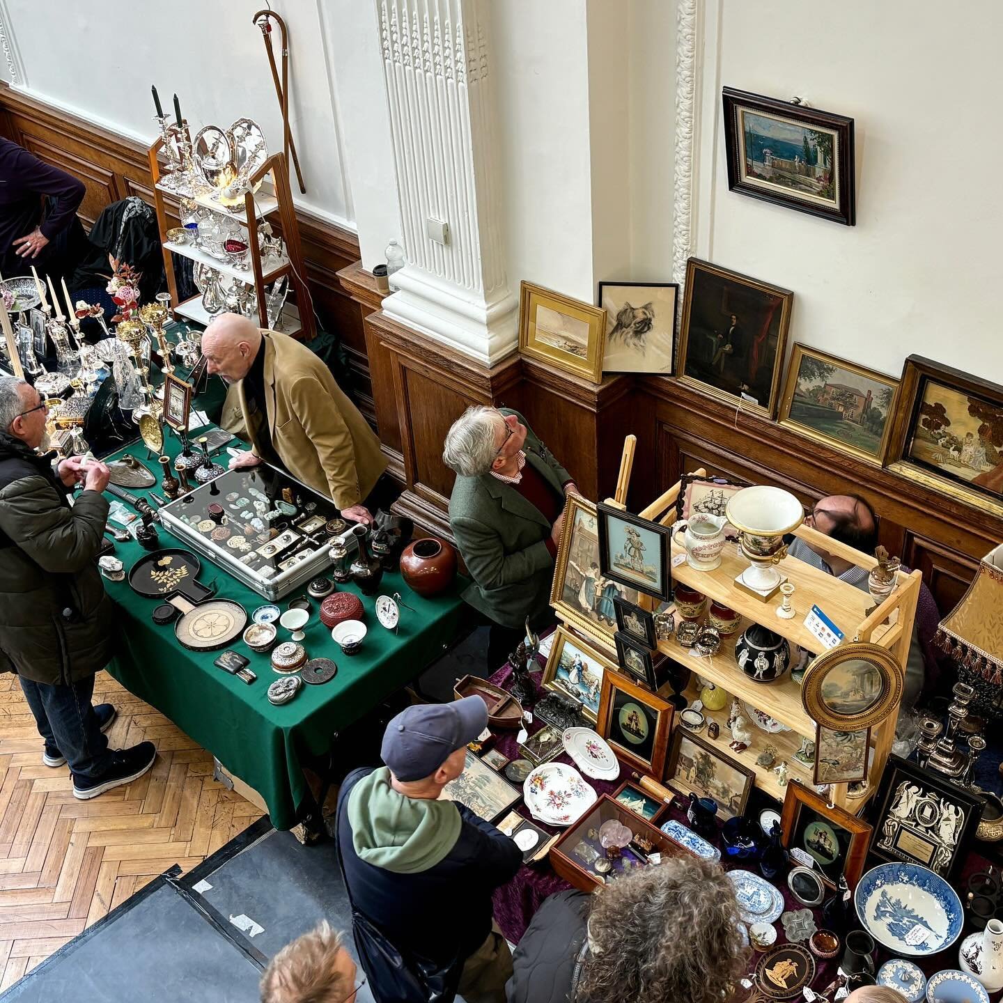 THIS SUNDAY 🌿 Adams Antiques Fairs at The Royal Horticultural Halls

Sunday 21st April
10am - 4.30pm
The Royal Horticultural Halls
Elverton Street, SW1

Advance tickets &gt;&gt; linked in bio
https://HortiApril2024.eventbrite.co.uk

🚇 Victoria/ Pim