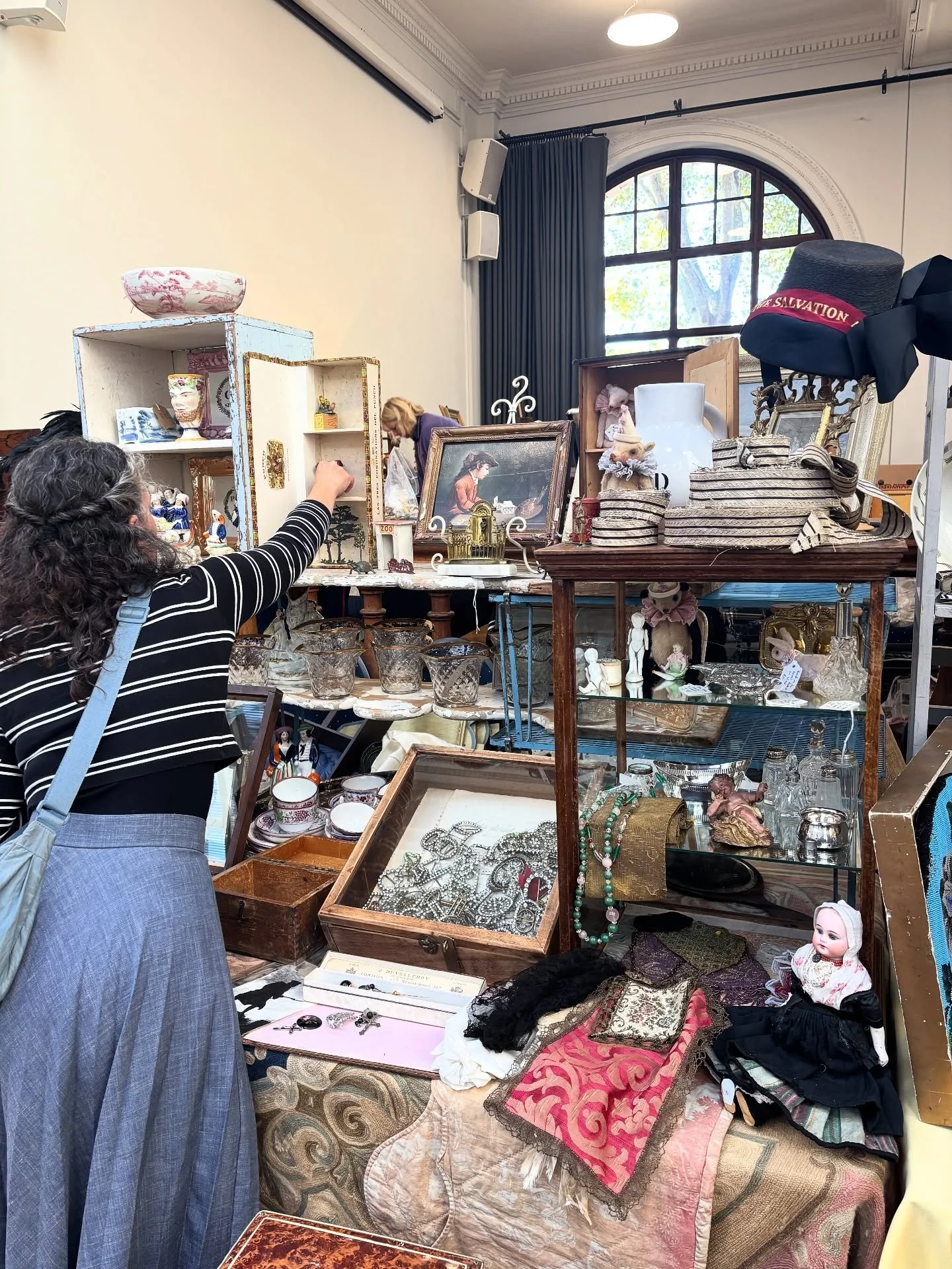 November fair coming up soon β¨
Adams Antiques Fairs
πThe Royal Horticultural Halls, Elverton St SW1
Sunday 2nd November 10am - 4.30pm
ποΈ Book tickets https://FMNov2025.eventbrite.co.uk
£6 entry (£4 students)
π Victoria/ Pimlico/ St Jam