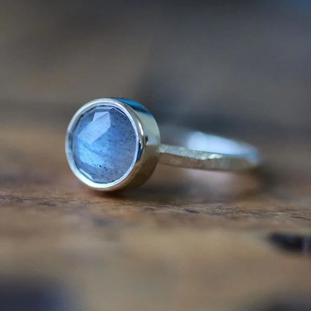 Such a lovely labradorite stone, hand set in eco silver. Hope the sun is shining for you all, it&rsquo;s a beauty of a day here in Cornwall 💙
