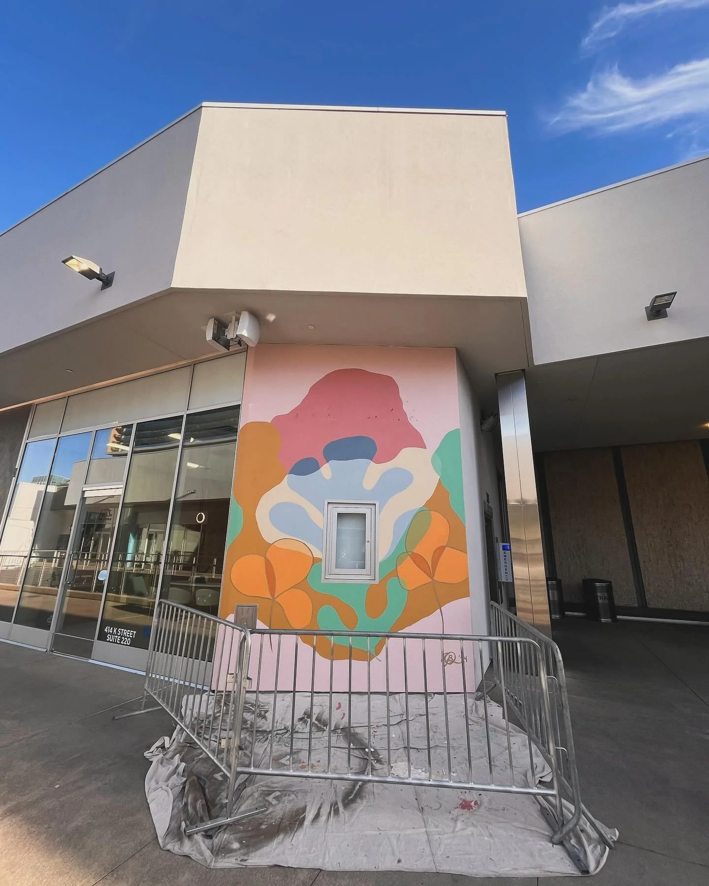 Mural complete for lucky gold permanent jewelry in Sacramento,CA