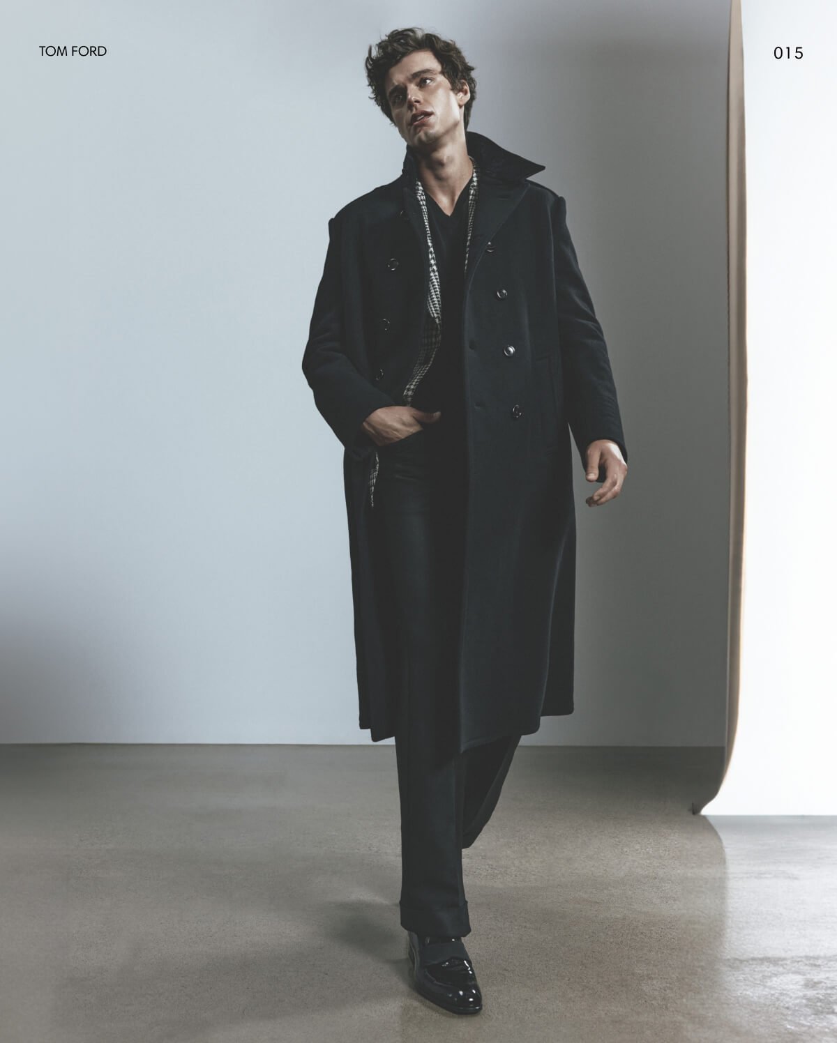 04-045_Men’sEssentialsLookbook_Editorial-image15.jpeg