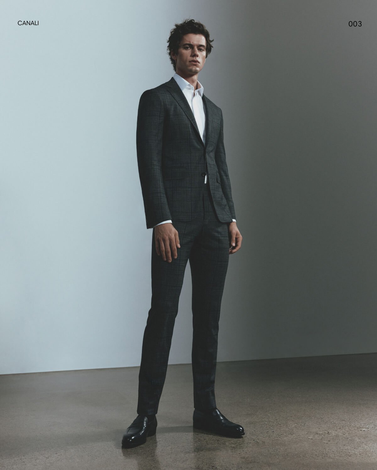 04-045_Men’sEssentialsLookbook_Editorial-image03.jpeg