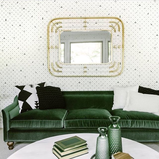 💚🖤 room design by @erinmelkoniandesigns 👌👌#trelliswallpaper #cavernhome