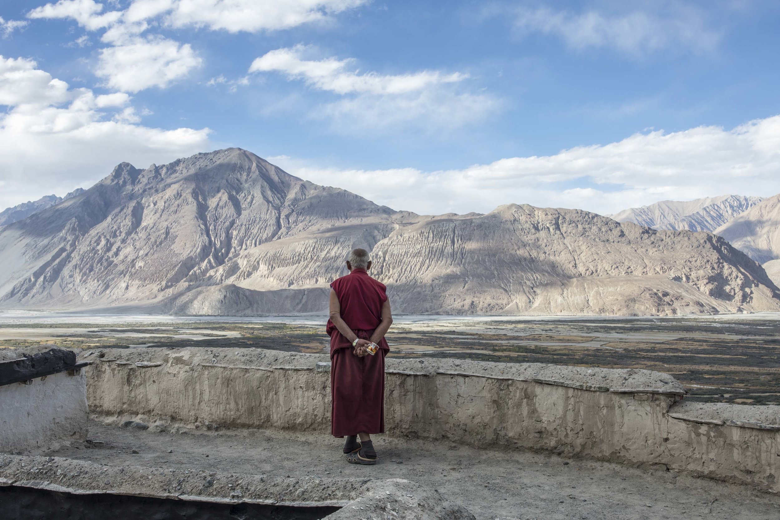 Long gaze to Tibet