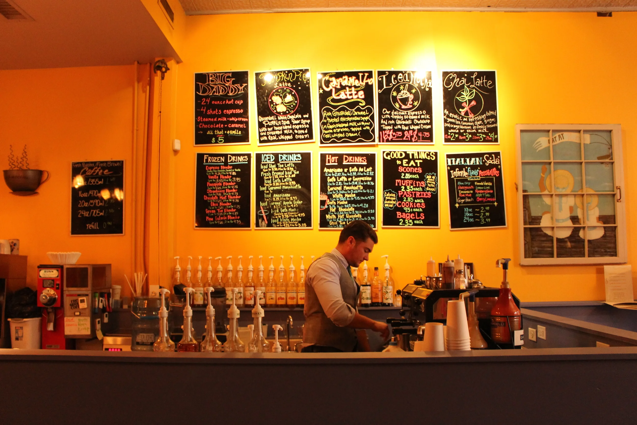 6th and Main Coffeehouse in Shelbyville at the dawn.