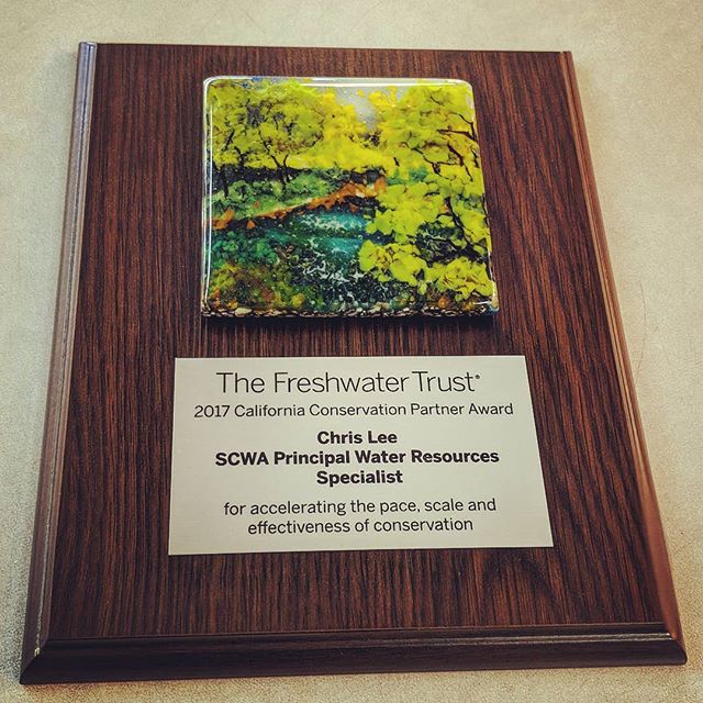 A wonderful custom piece done for the Fresh Water Trust along with a beautiful glass piece from Ann Cavanaugh. It was a great chance to showcase a beautiful piece of art and recognize outstanding work.

#freshwatertrust #anncavanaughfusedglass #subli