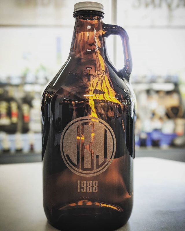 Have we talked about how busy we are?! We haven't had a lot of time to share some of the amazing things we've been doing lately, but here's a step towards fixing that. 
This amazing brown bottle growler was a real treat to sandblast, such a great fin