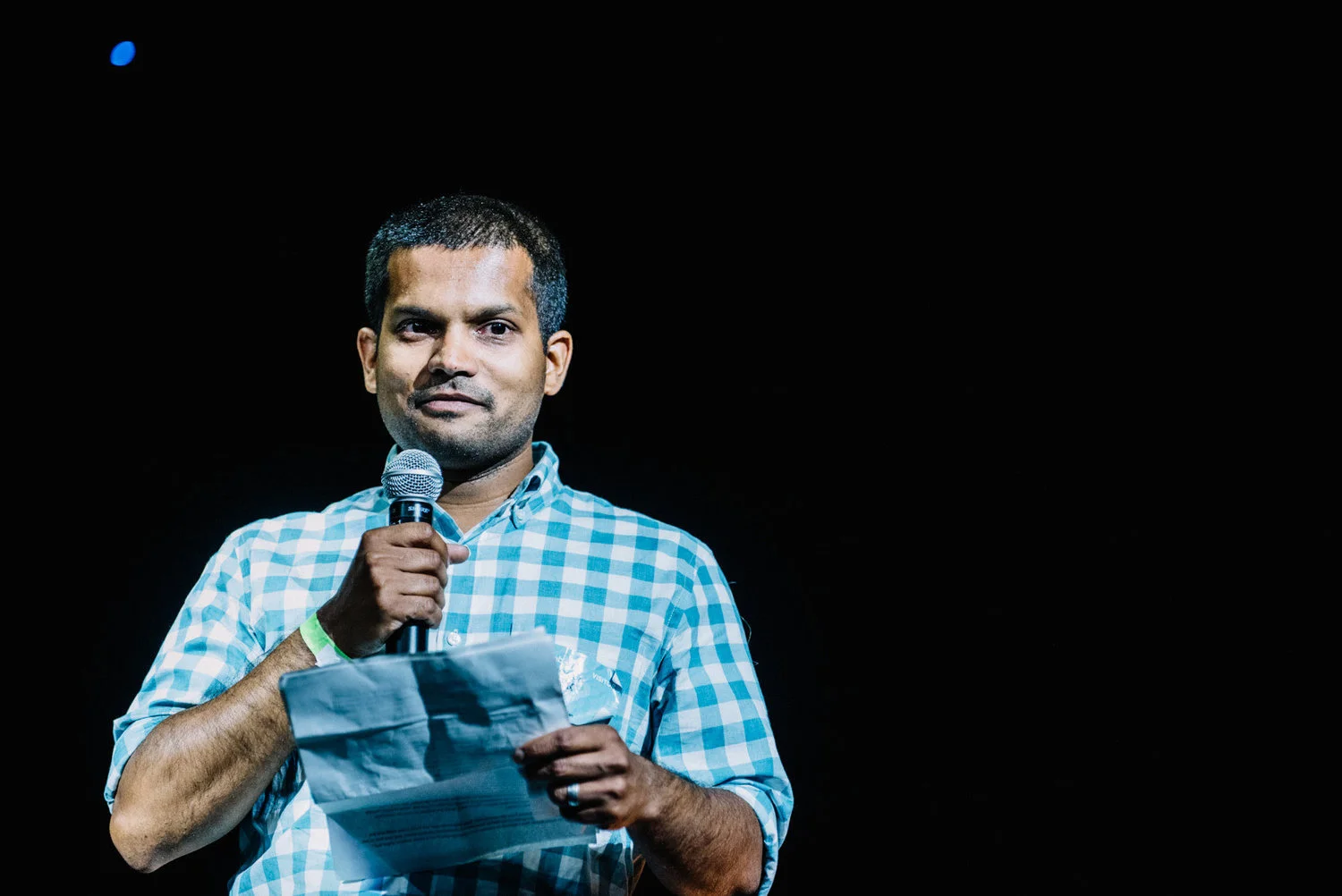 Nik at the Real Food Real Stories 2017 StorySlam.