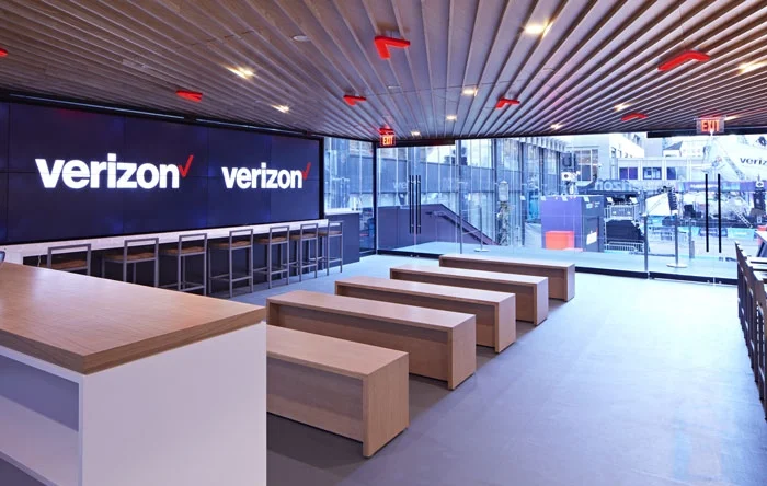 Verizon_SuperBowl_1301_Hero.jpg