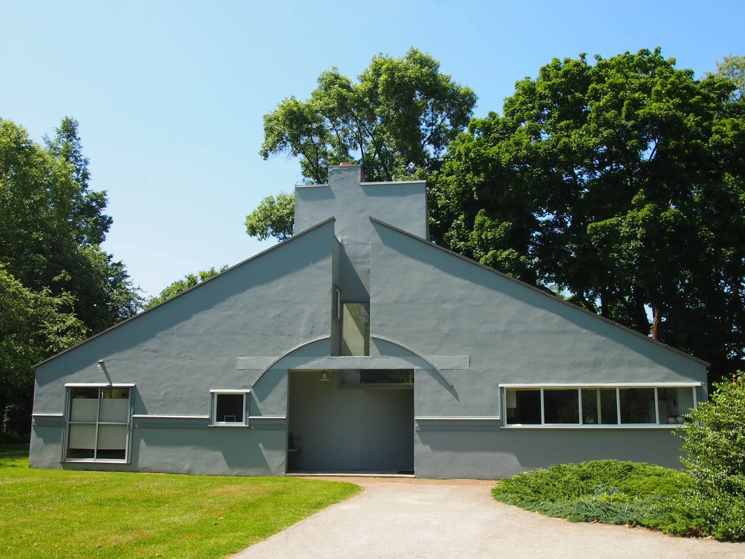 Vanna Venturi House - Chestnut Hill, PA - Robert Venturi