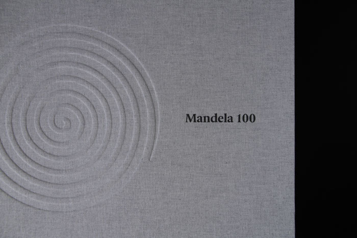 2_the_binding_studio_mandela100_box_uv_detail_web.jpg