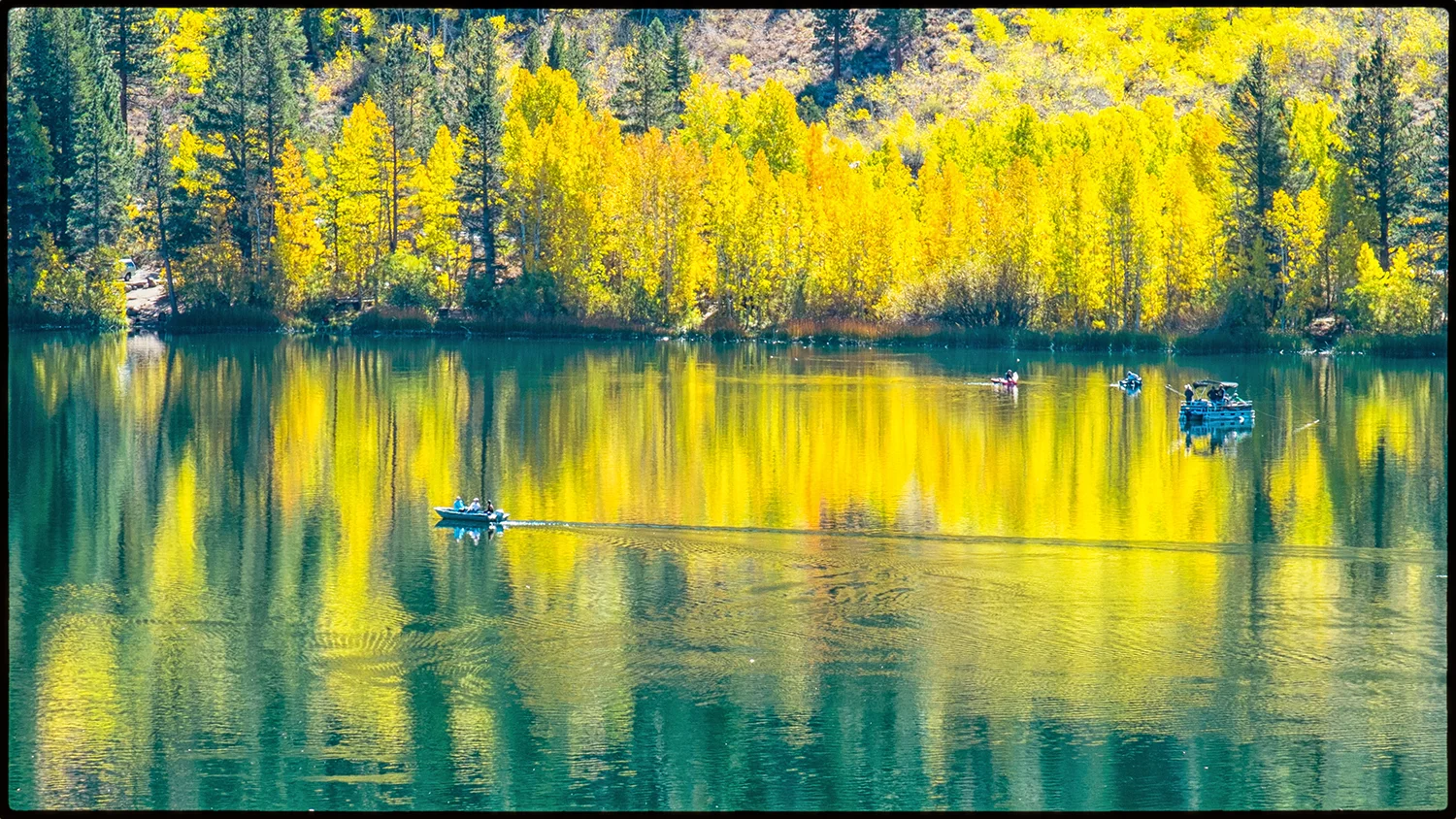 June Lake, California USA Fujifilm X-Pro1; XF55-200mmF3.5-4.8 R LM OIS; f/16 1/35 200 ISO @ 174mm