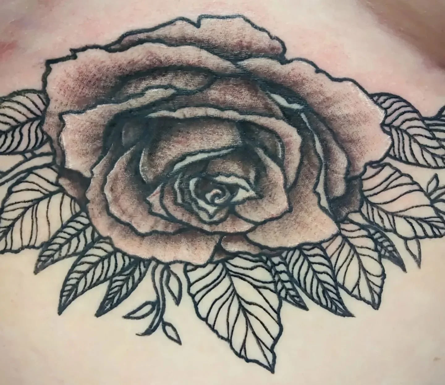 Rose tattoo we finished today. Thank you @kayleighb93 for coming by! Until next time🖖

#rose #rosetattoo #whipshaded #blackwork #dotworknow #art #artist #tattoo #tattoos #tattooart #tattooartist #tattoostudio #vancouver #eastvan #localartist #benjam