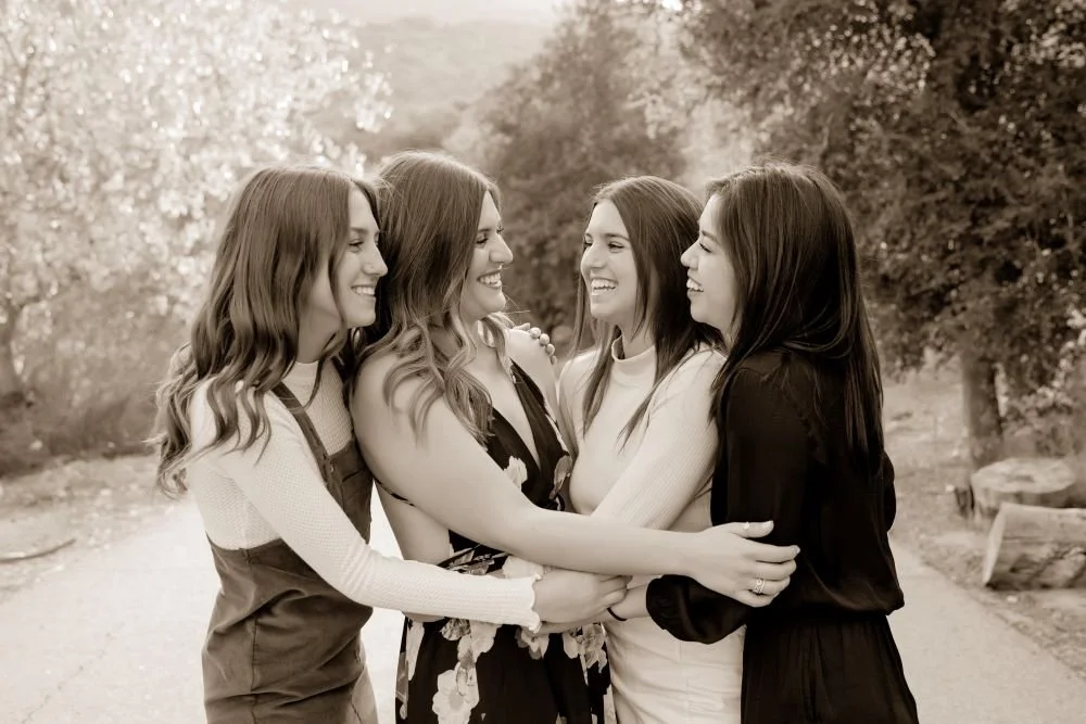 girls3.jpg