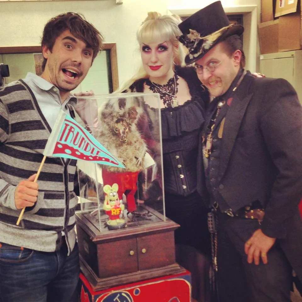 BEHIND-THE-SCENES PICTURES FROM THE SHOW #5