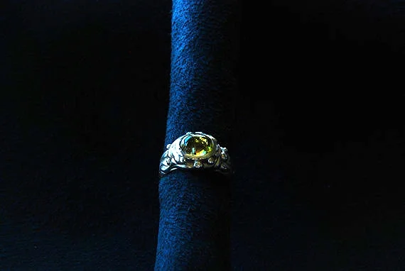 "Wizards Eye" hand made solid 925 set with cabochon citrine.