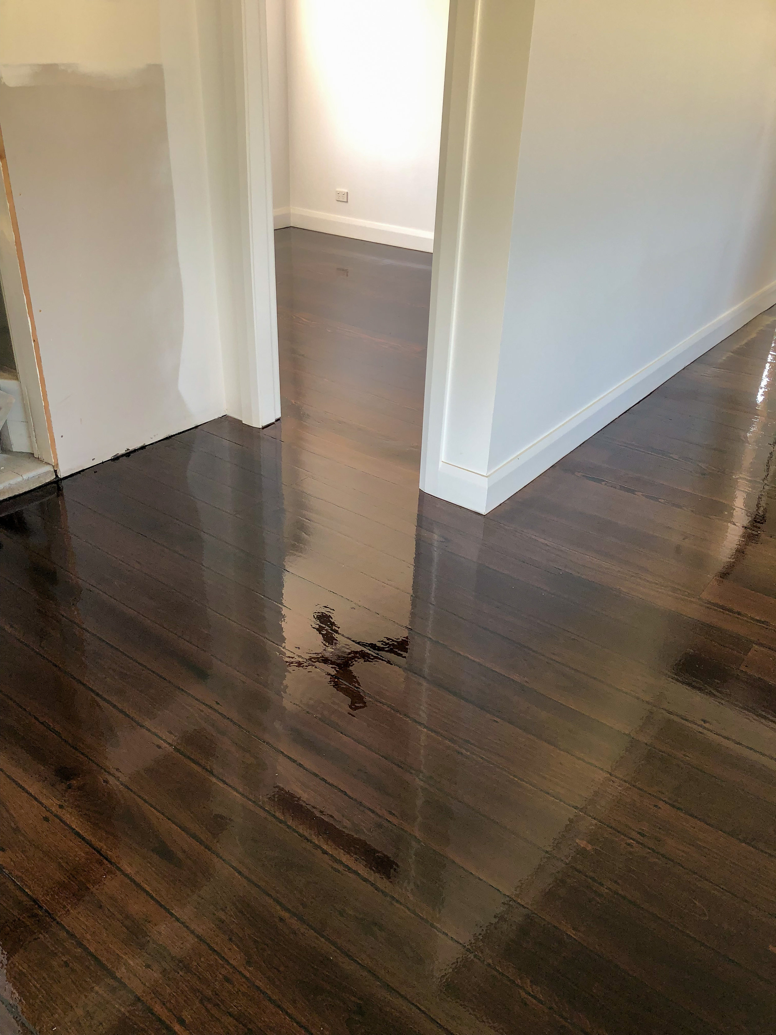 chocolate_stain_timber_floor_newcastle.jpg