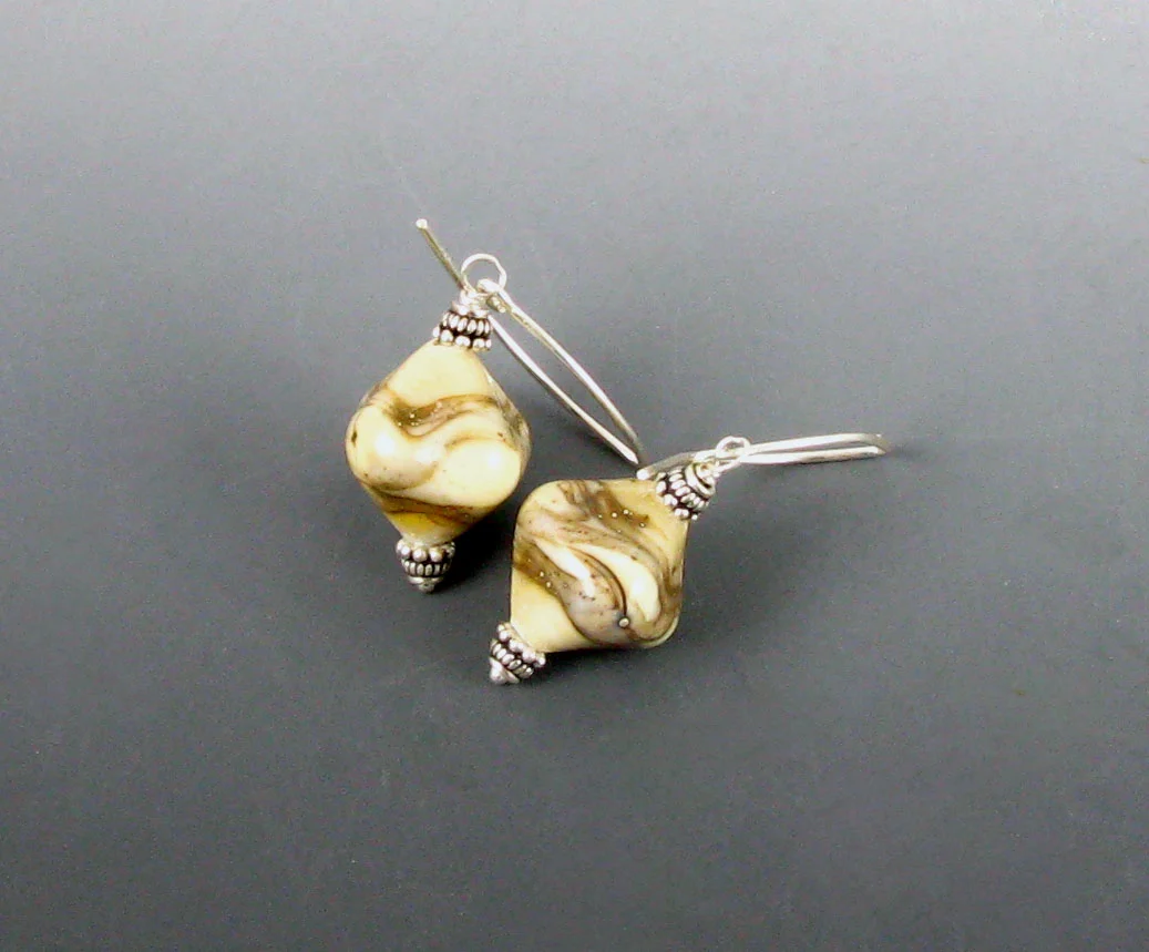 Ivory and silver stringer crystal-108.jpg