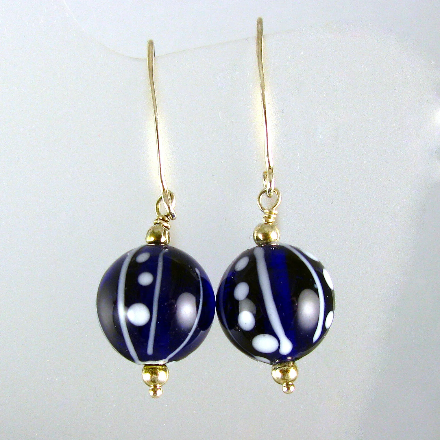Round cobalt:white.jpg