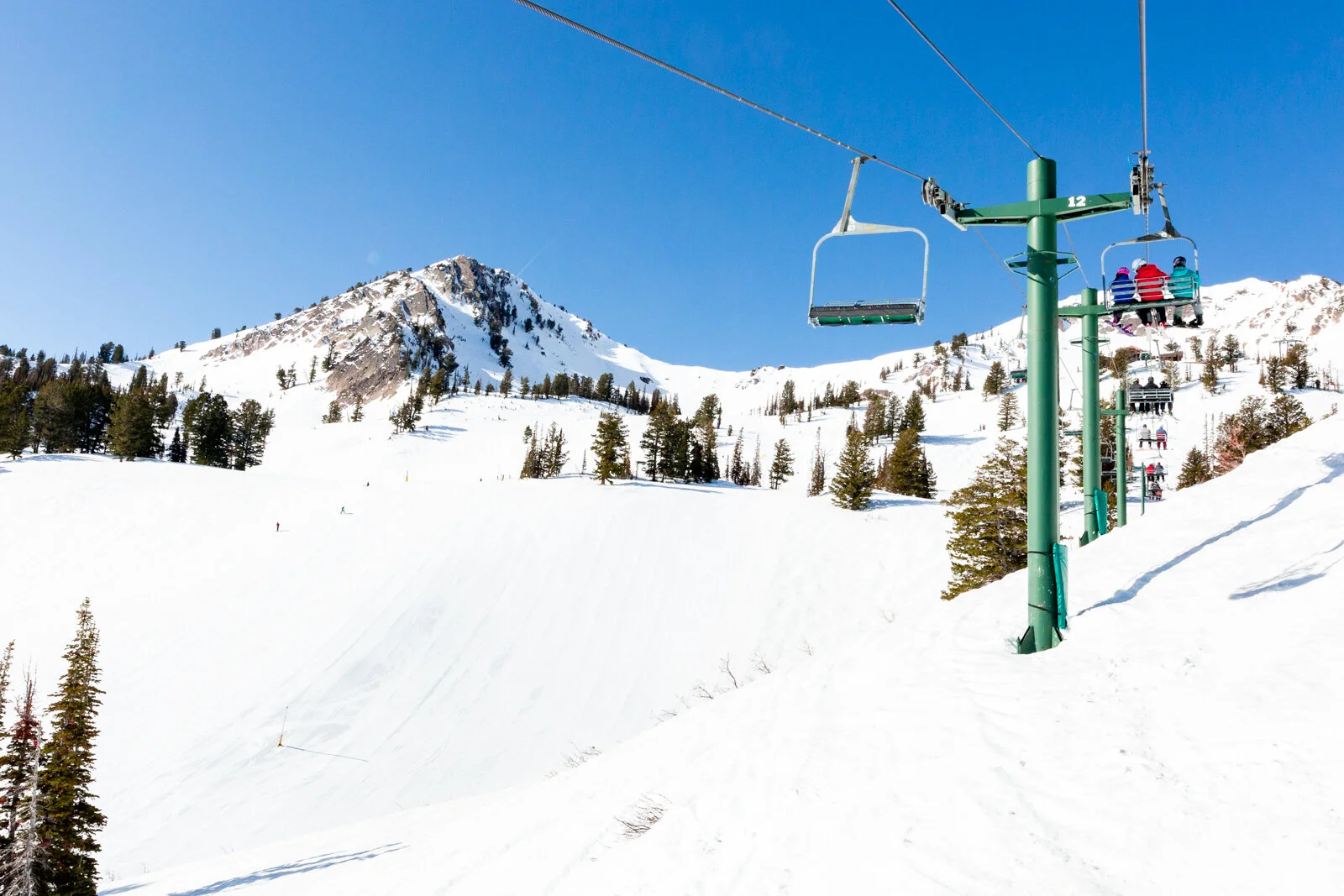 2021_SkiUtah_Snowbasin2_SeanRyan-8918.jpg
