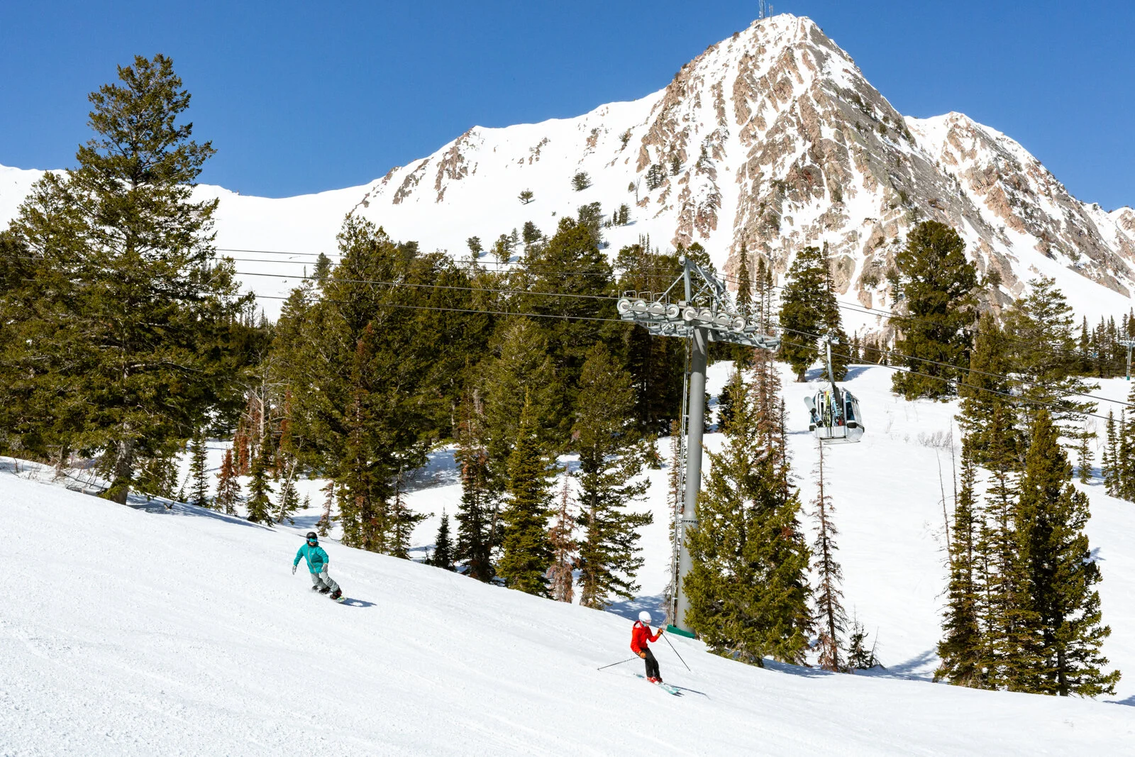 2021_SkiUtah_Snowbasin2_SeanRyan-9344.jpg