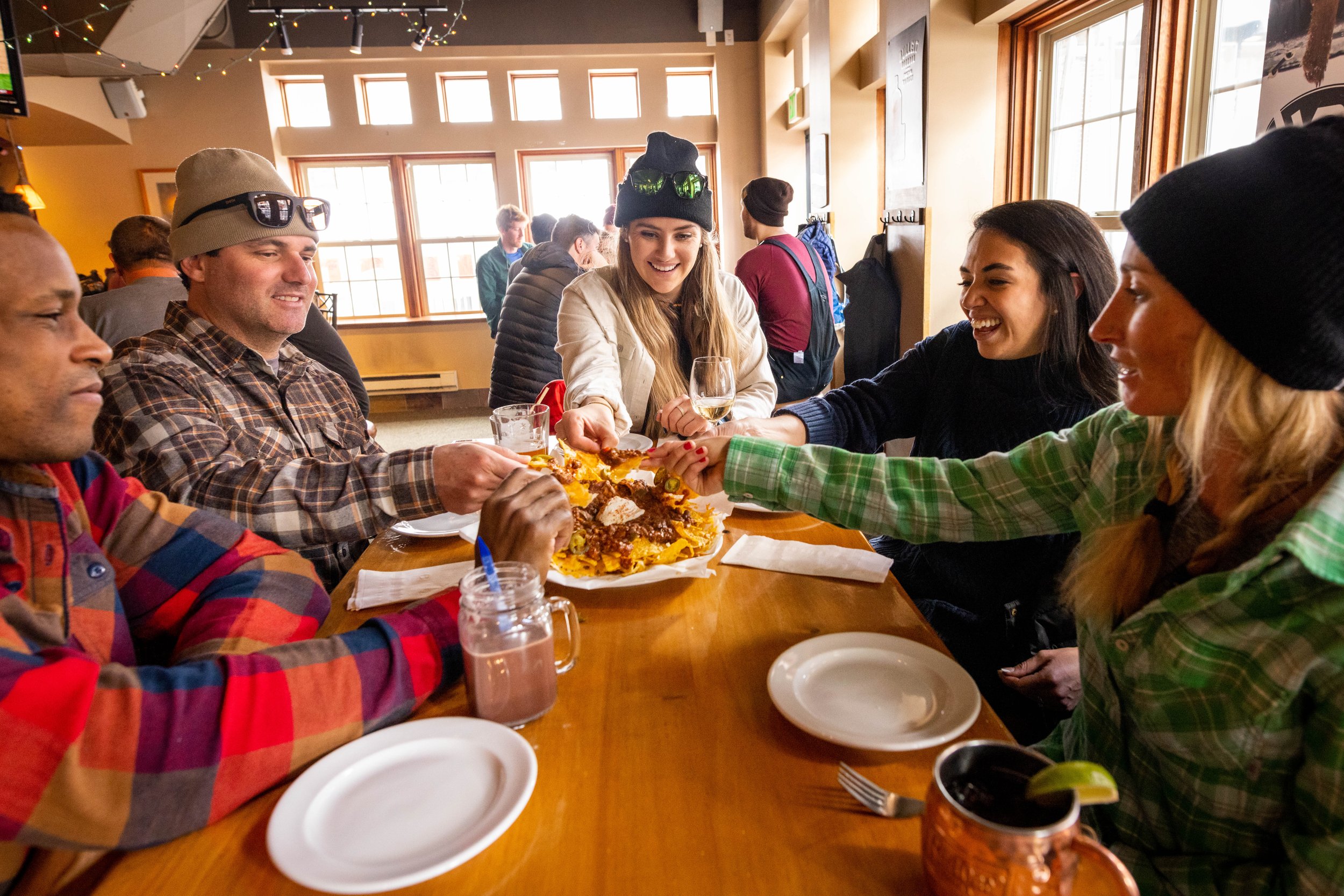 22_SkiUtah_Apres_SeanRyan-1992.jpg