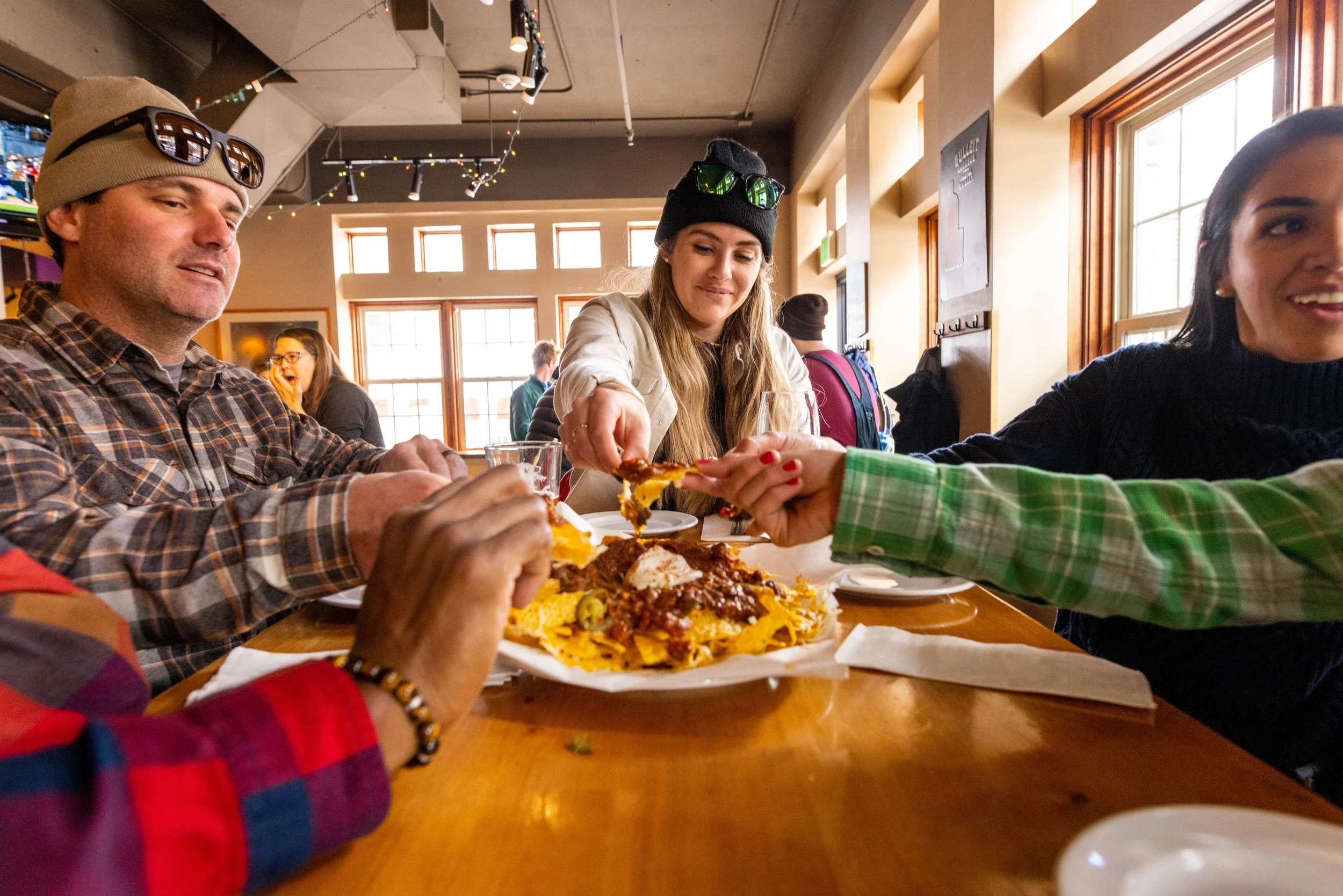 22_SkiUtah_Apres_SeanRyan-2006.jpg