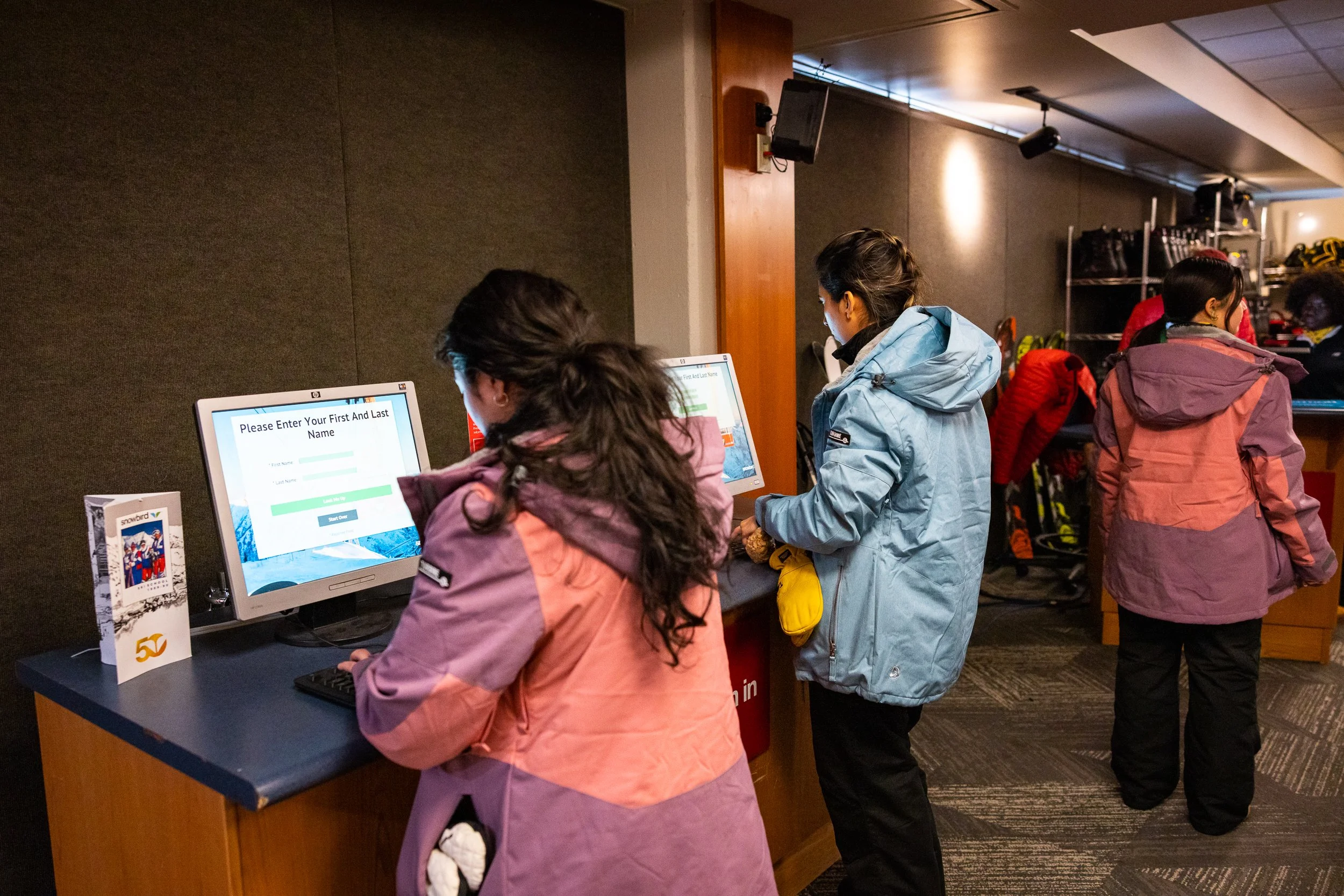 DiscoverWinter23_SkiUtah_Snowbird_SeanRyan-0530.jpg