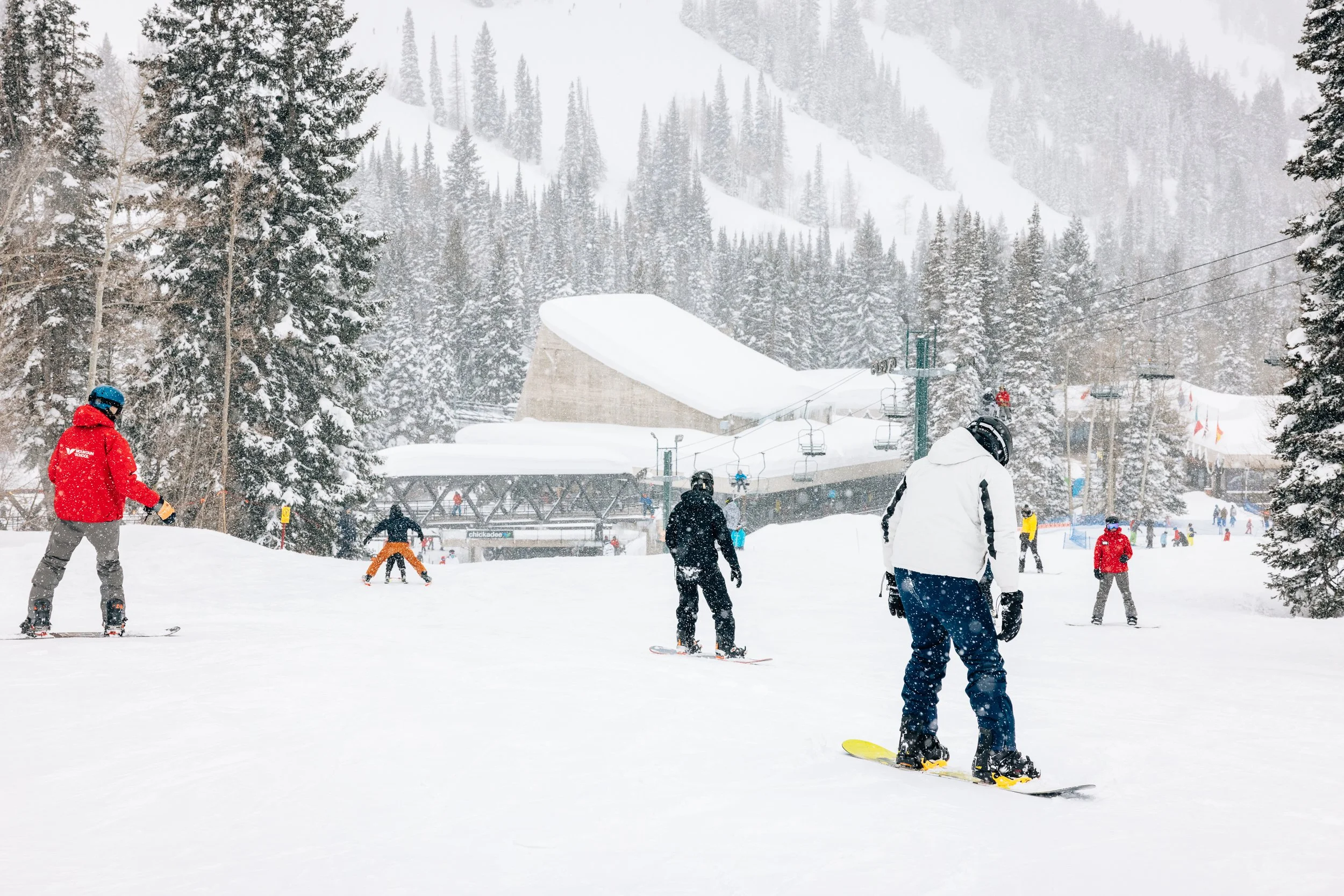 DiscoverWinter23_SkiUtah_Snowbird_SeanRyan-1119.jpg