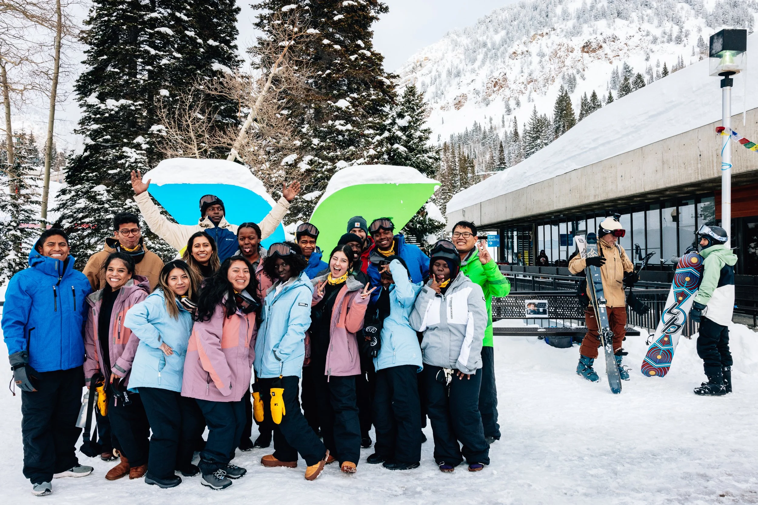 DiscoverWinter23_SkiUtah_Snowbird_SeanRyan-1540.jpg